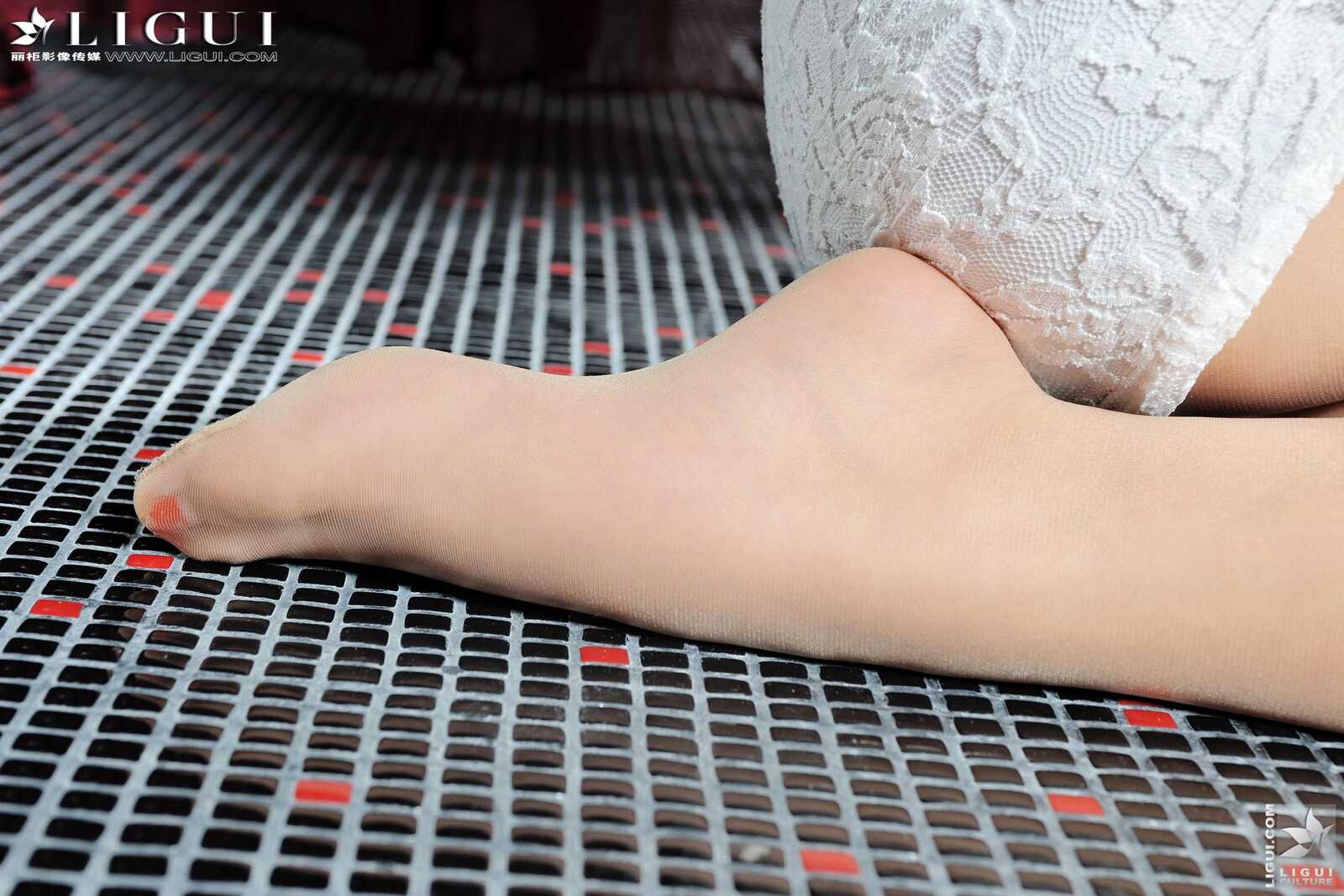 Model Amily《超短裙高跟美足》上下全集 [丽柜贵足第12张