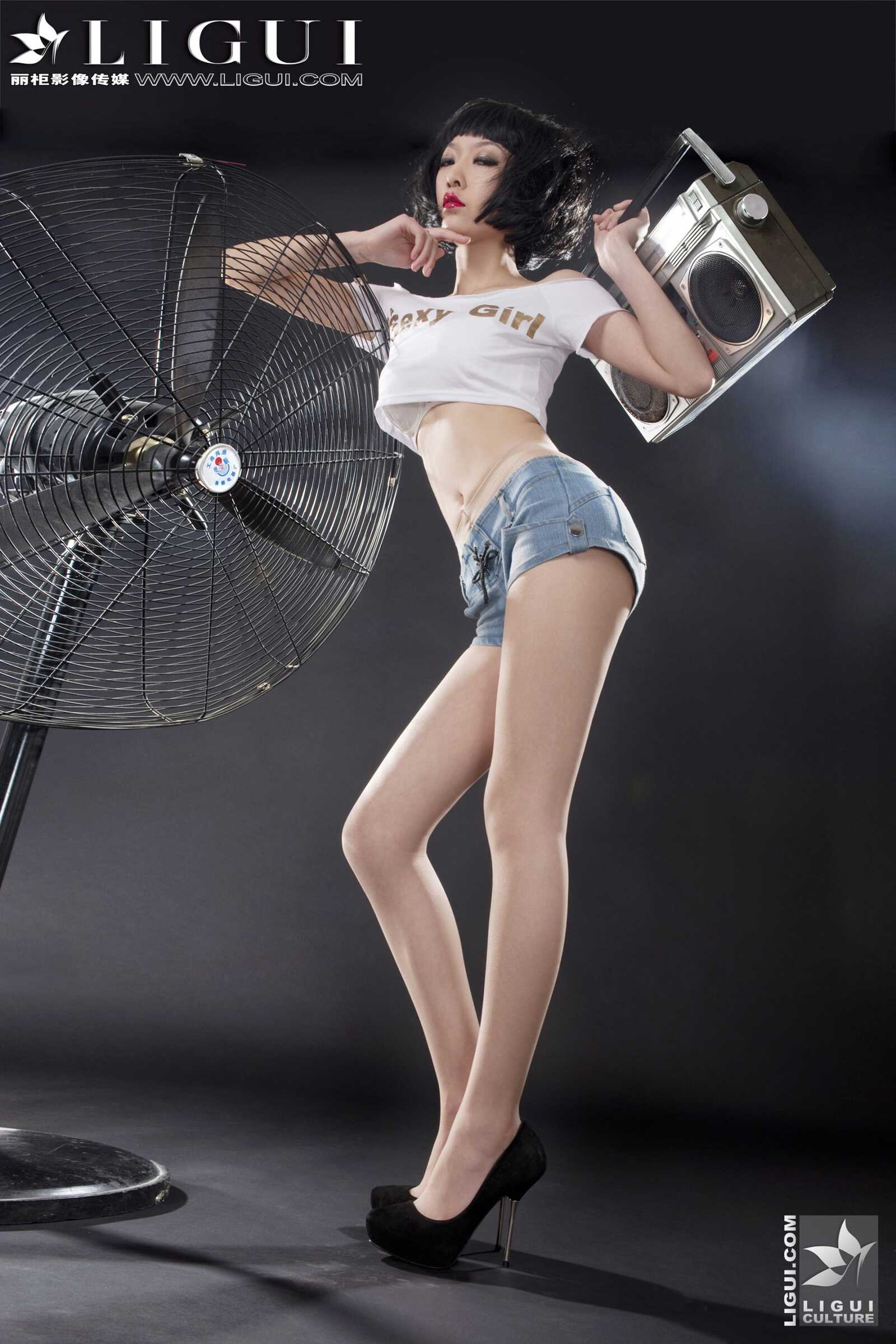 [丽柜贵足LiGui] Model 文欣《时尚牛仔热裤女郎》美第11张