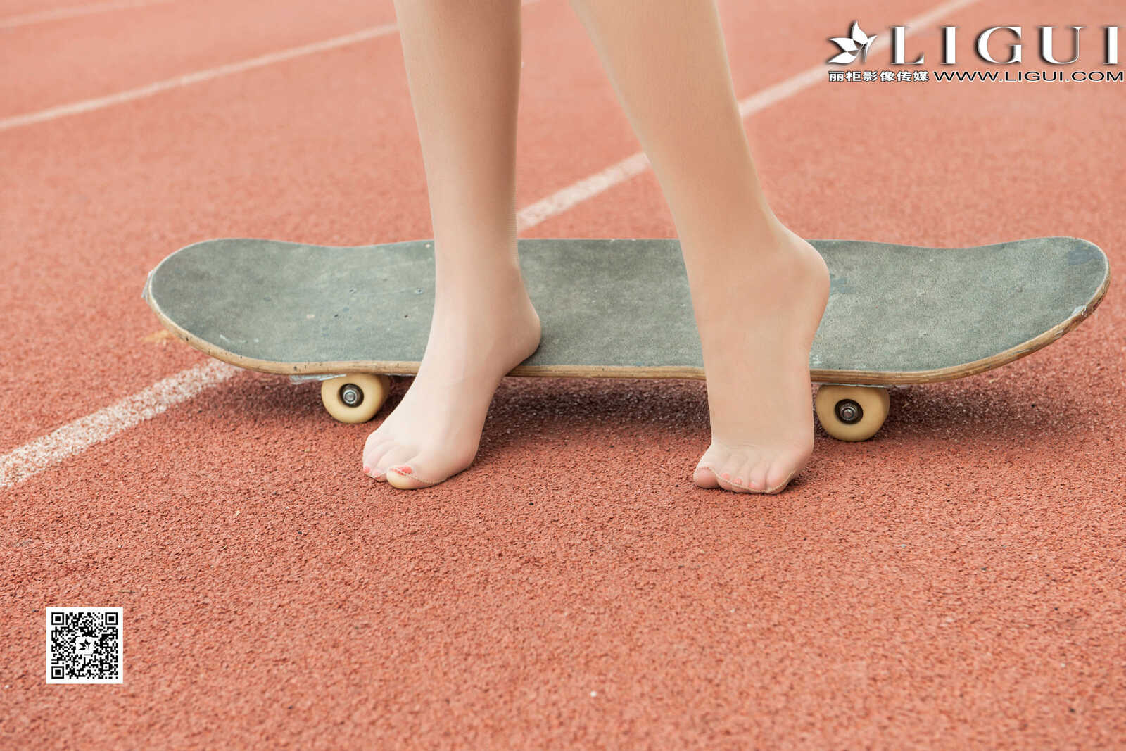 筱筱《滑板女神》 [丽柜贵足LIGUI] 丝足写真集第8张