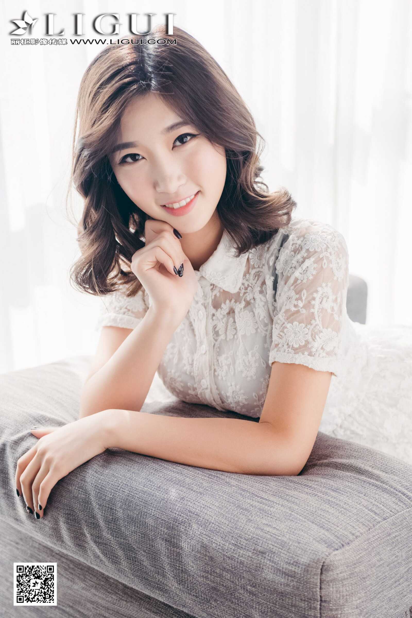 筱筱《蕾丝连衣裙》 [丽柜] 美腿丝足写真集第1张