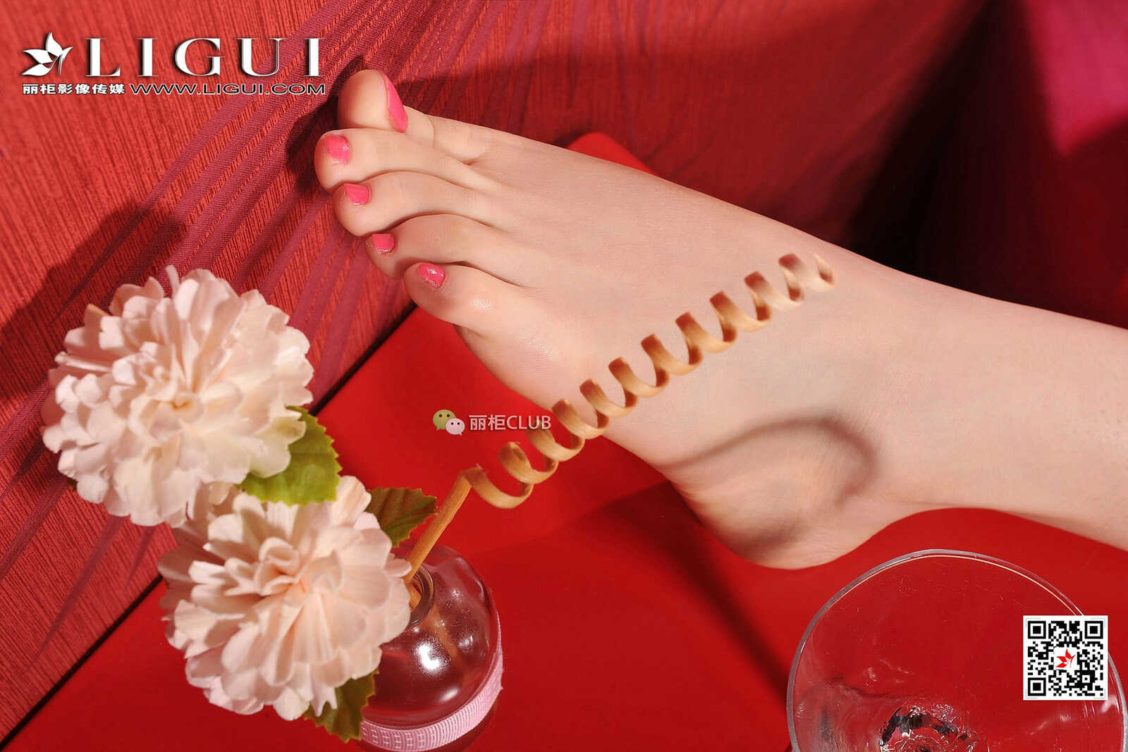 Model 允儿《短裙美腿玉足》 [丽柜Ligui] 写真集第13张