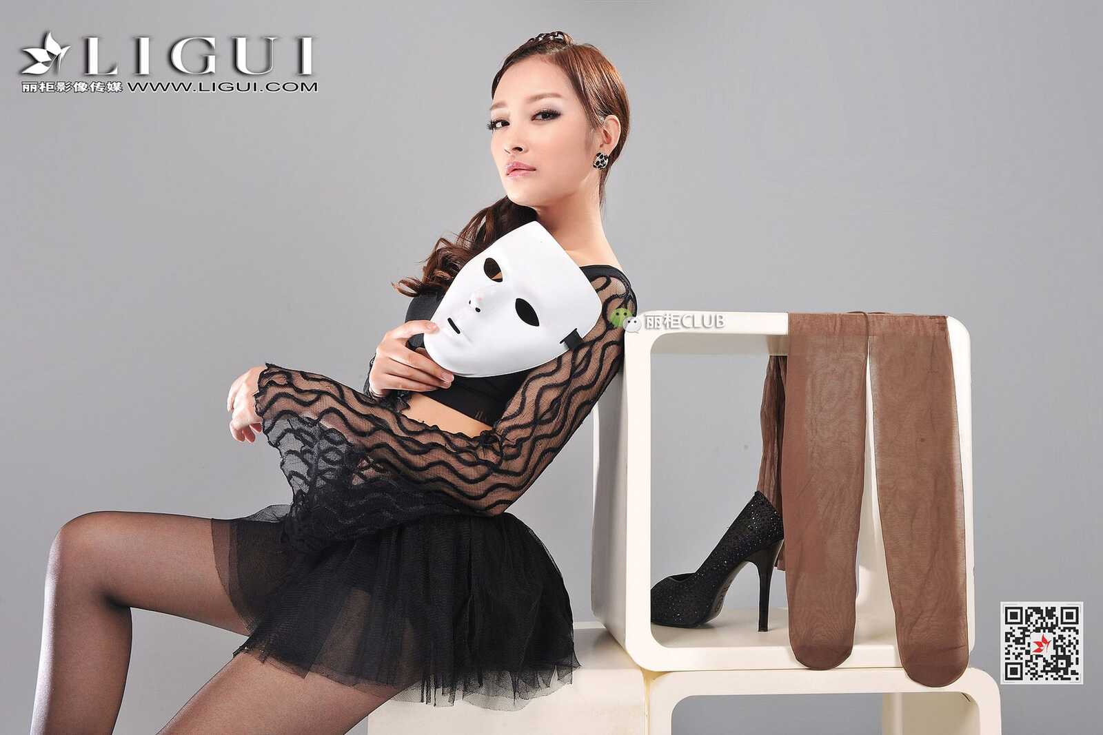 Model 小杨幂《蕾丝+黑丝+美脚》 [丽柜Ligui] 写真集第16张