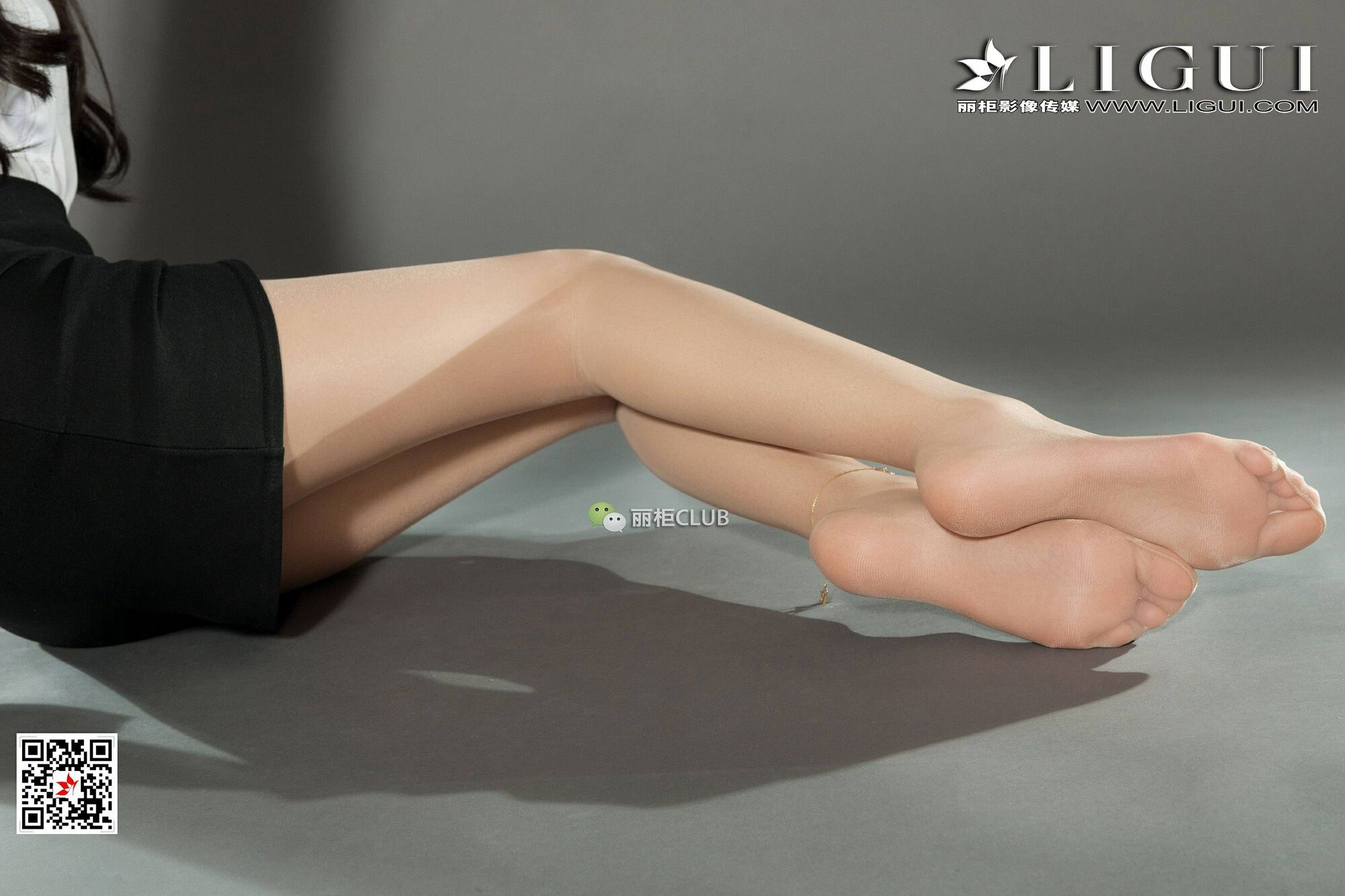 王炜炜《肉丝高跟OL》 [丽柜Ligui] 网络丽人 美腿第7张