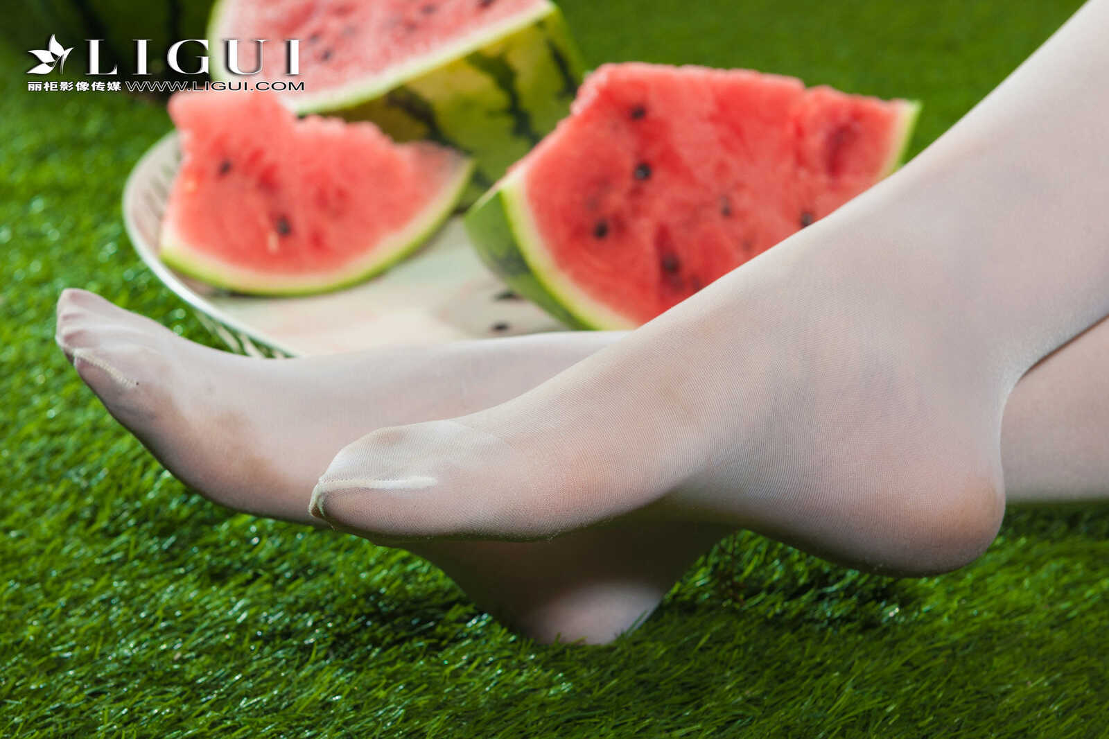 腿模小戈《白丝西瓜少女》 [丽柜Ligui] 网络丽人第11张