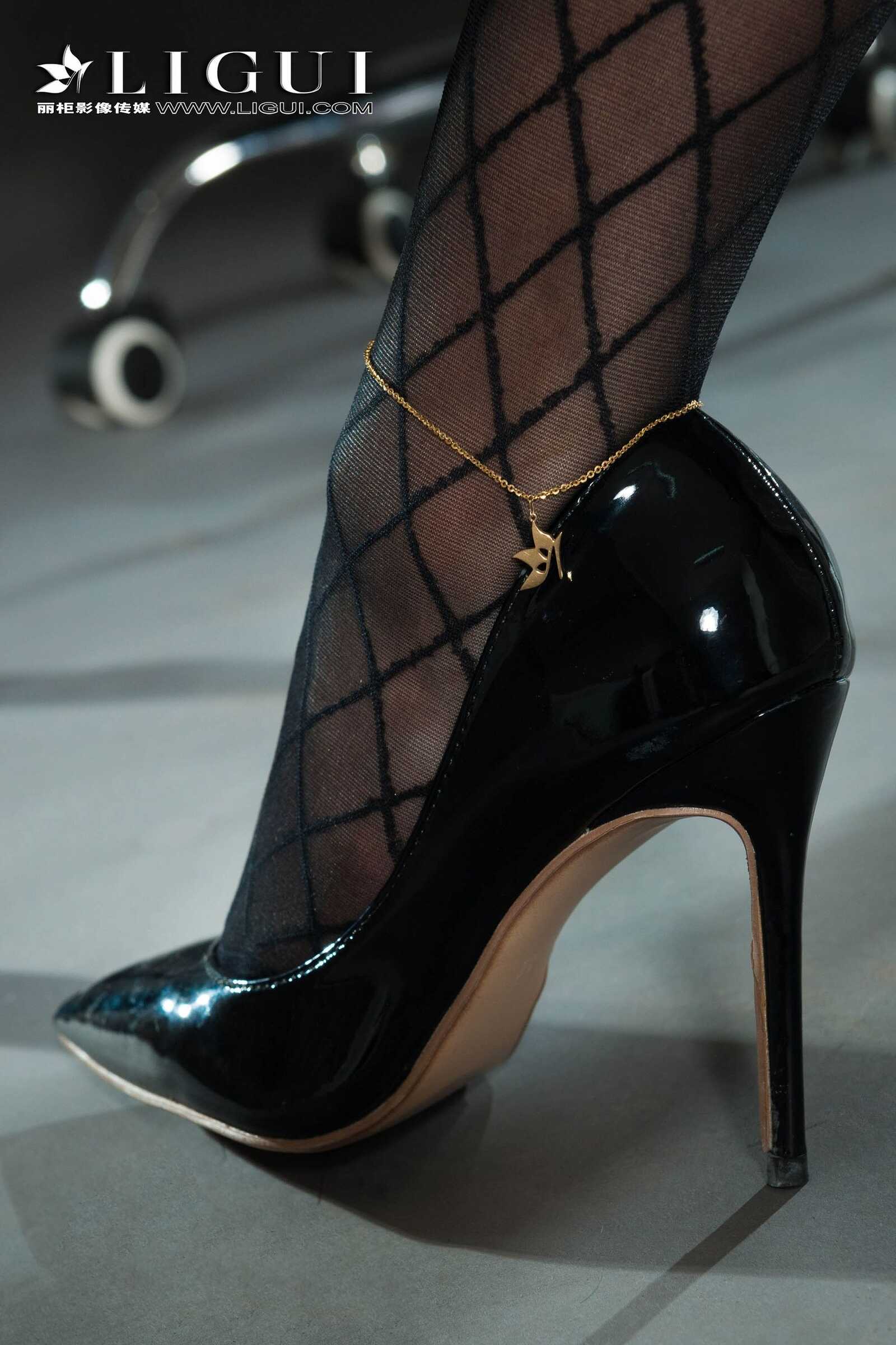 腿模陈宸《黑丝熟女》 [丽柜Liguil] 网络丽人 写真第9张