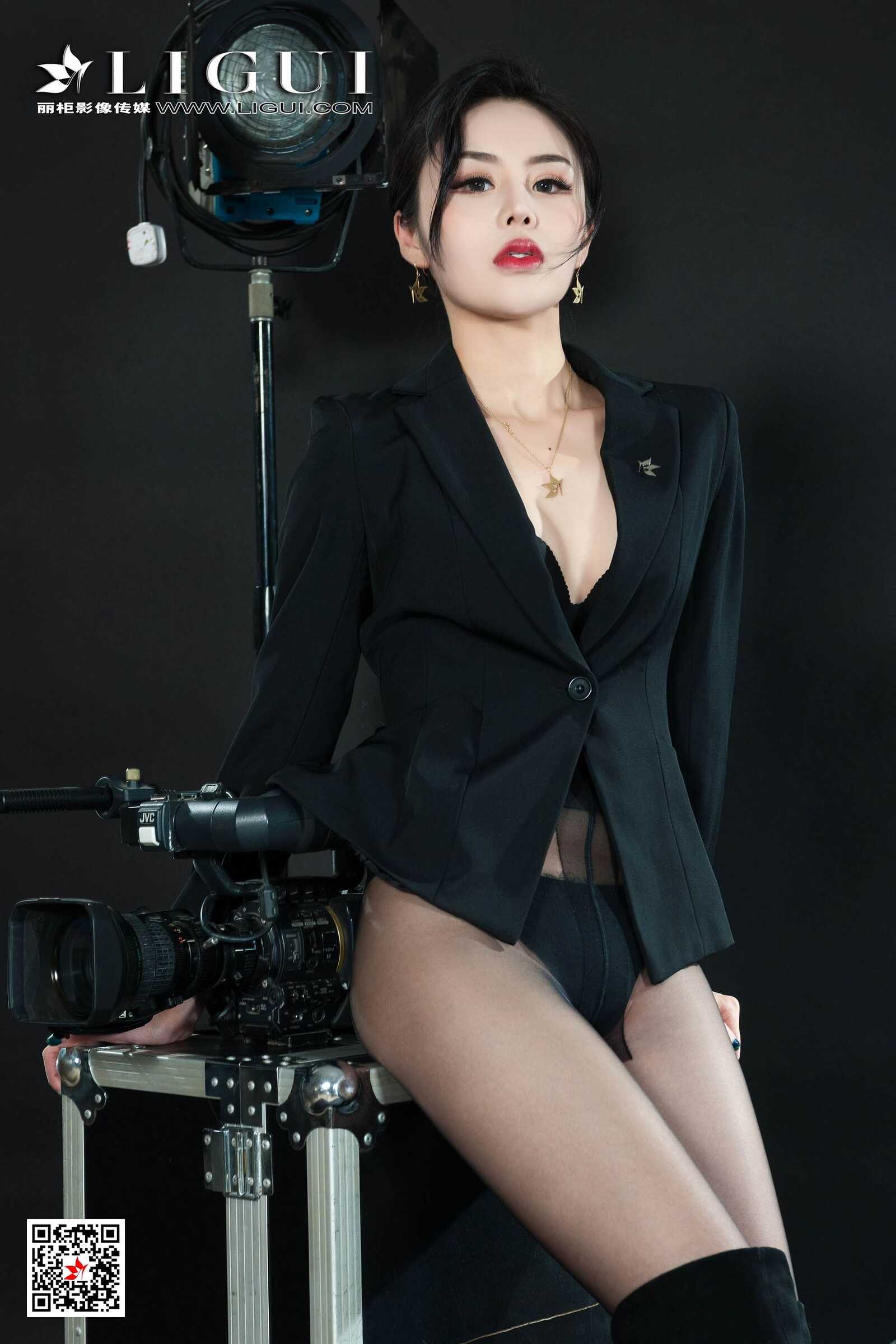 腿模凉儿《黑丝OL》 [丽柜Ligui] 网络丽人 写真集第12张