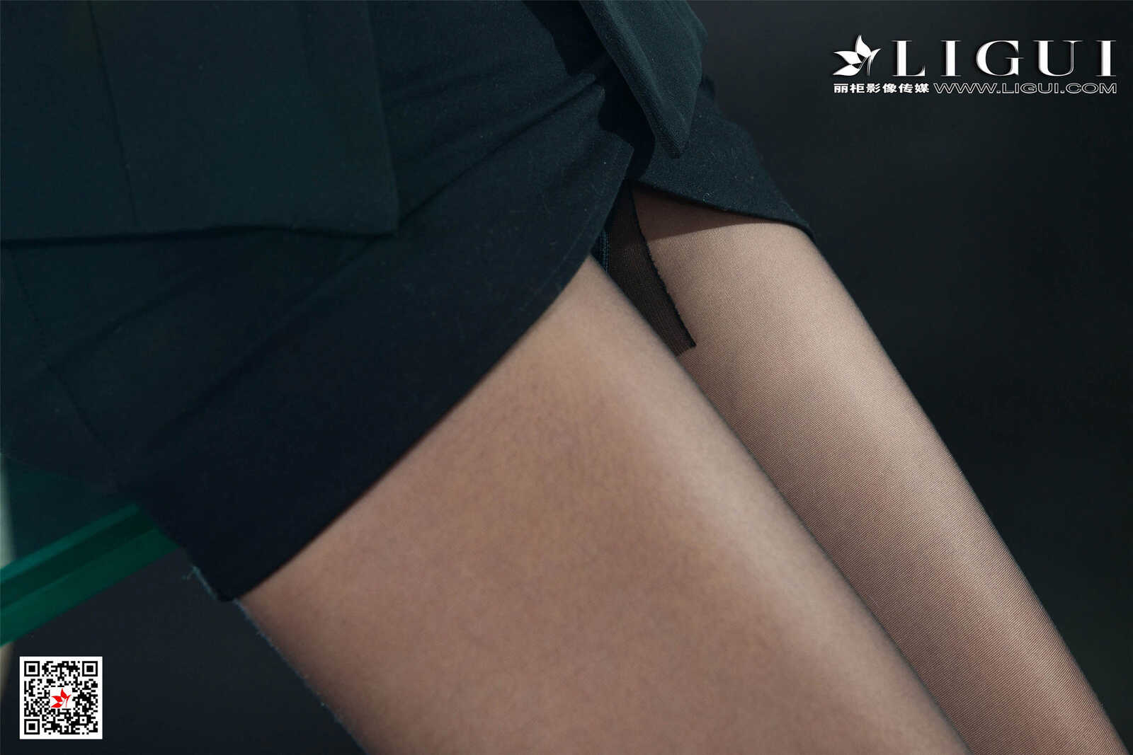 筱筱《黑丝诱人丝足》 [丽柜Ligui] 网络丽人 写真第2张