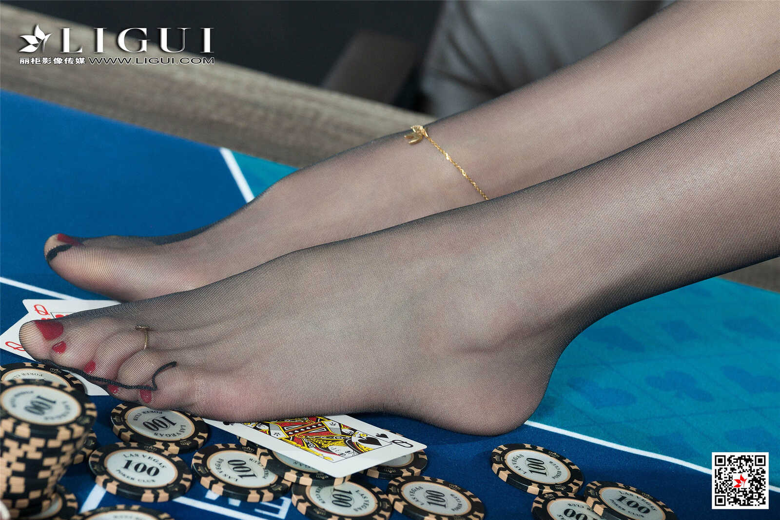 模特兔子《黑丝棋牌官》 [丽柜Ligui] 美腿丝足写第4张