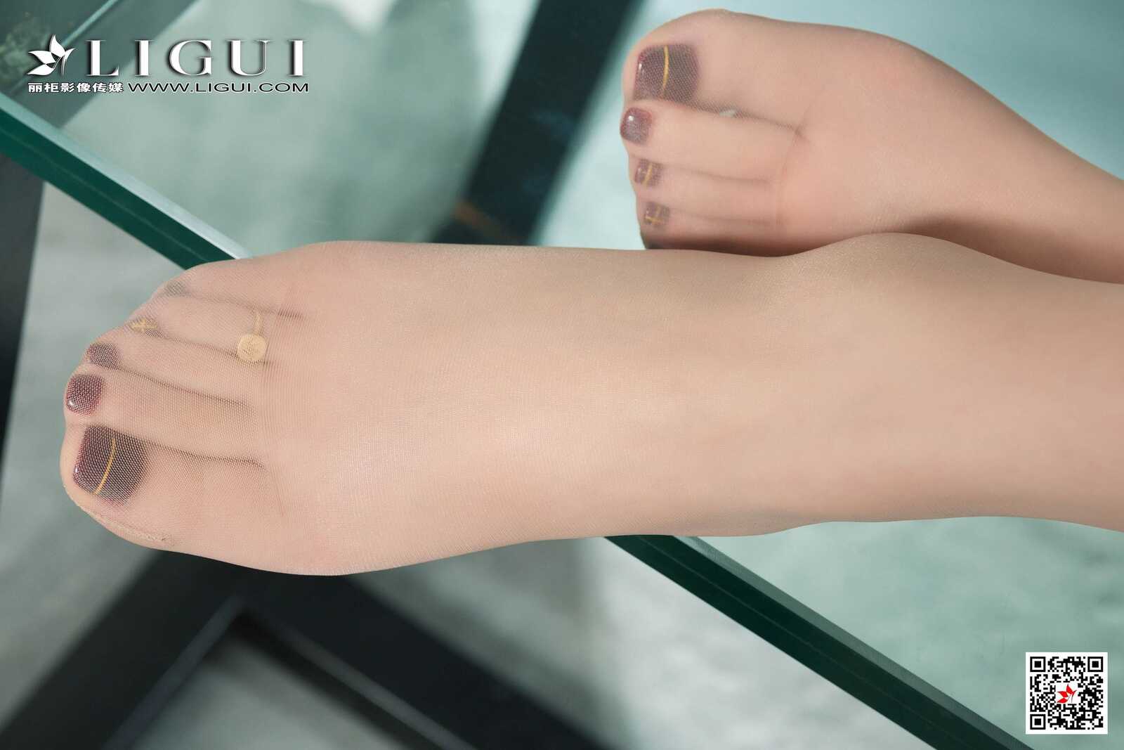 Model 娜娜《肉丝OL高跟女郎》 [丽柜LIGUI] 网络丽人第2张