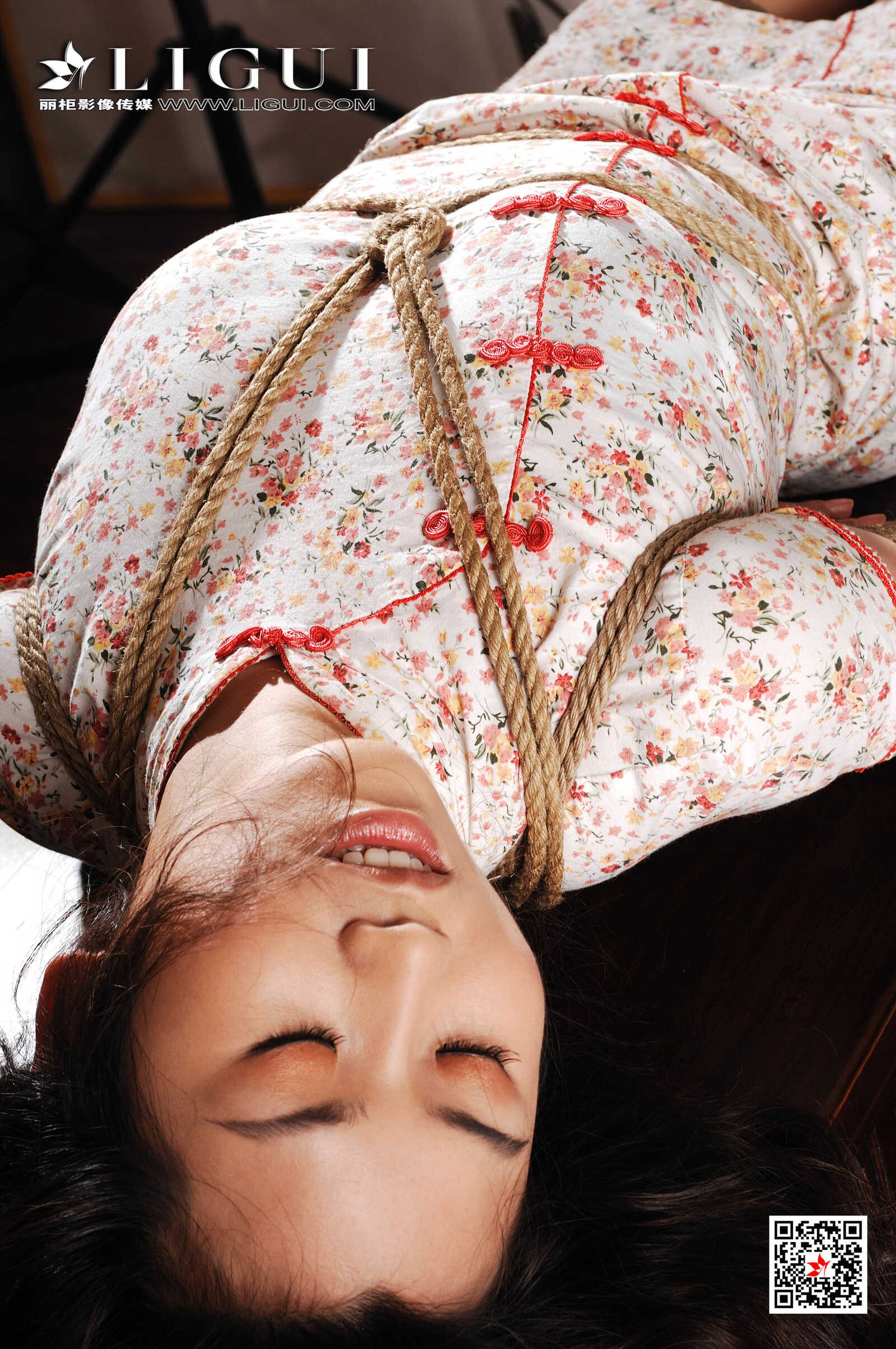 由美《旗袍&amp;amp;束缚》 [丽柜Ligui] 精品图集 写真第4张