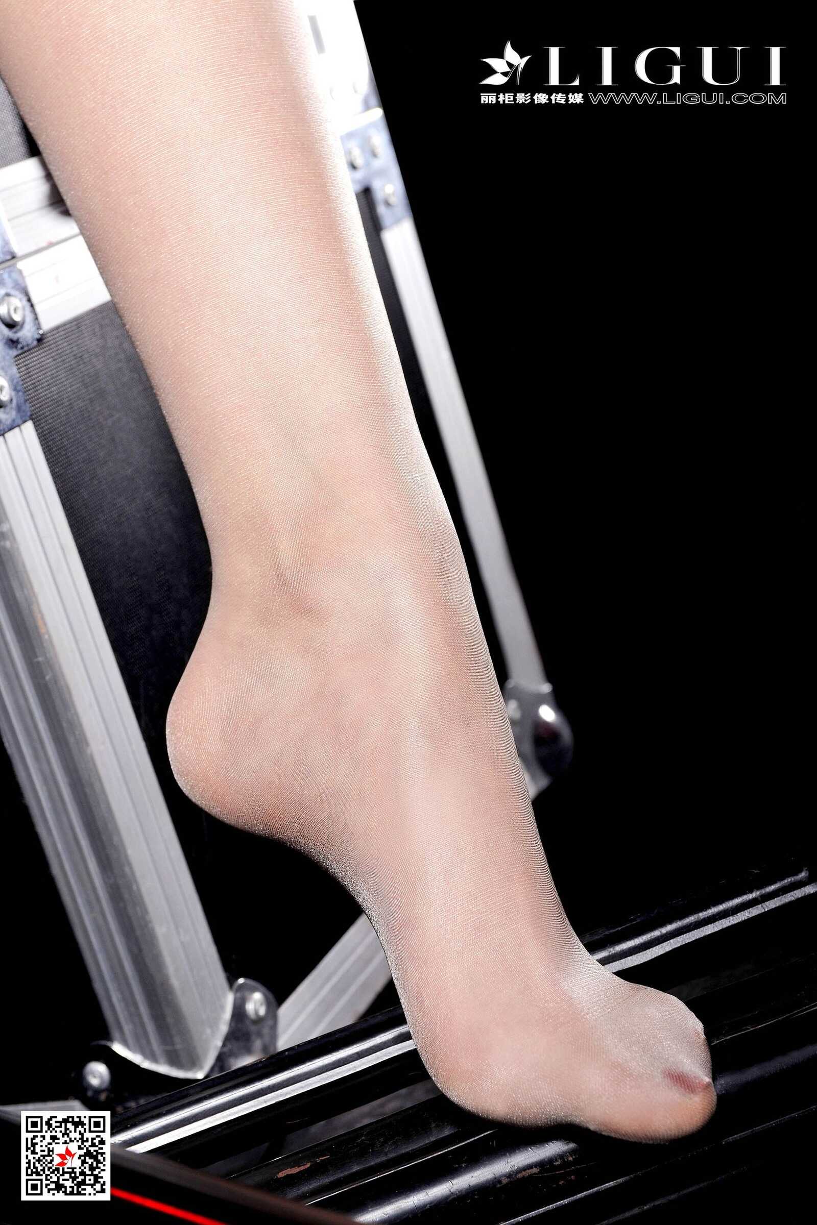 模特可馨《皮衣VS肉丝》 [丽柜Ligui] 网络丽人 写第4张