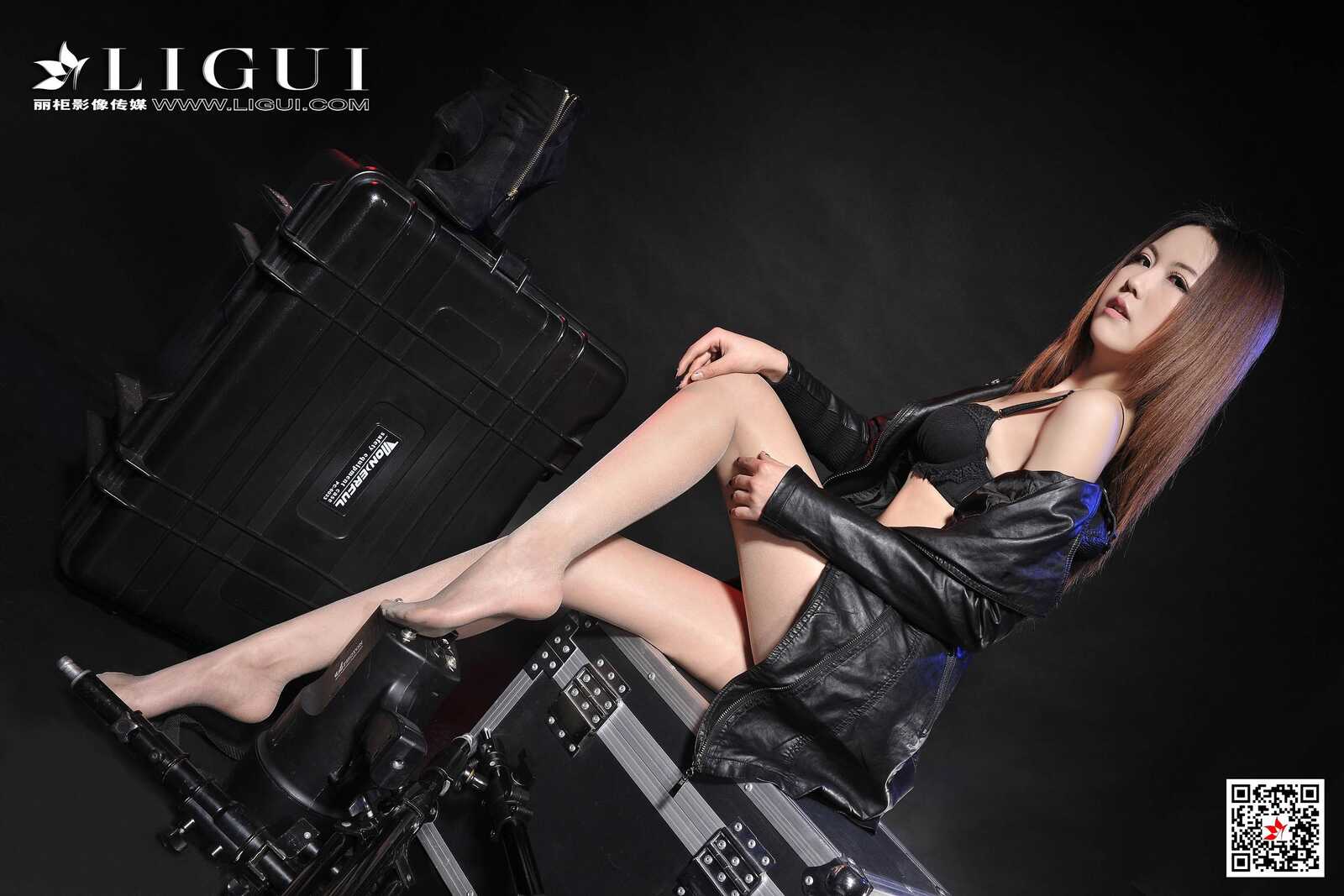 模特可馨《皮衣VS肉丝》 [丽柜Ligui] 网络丽人 写第1张