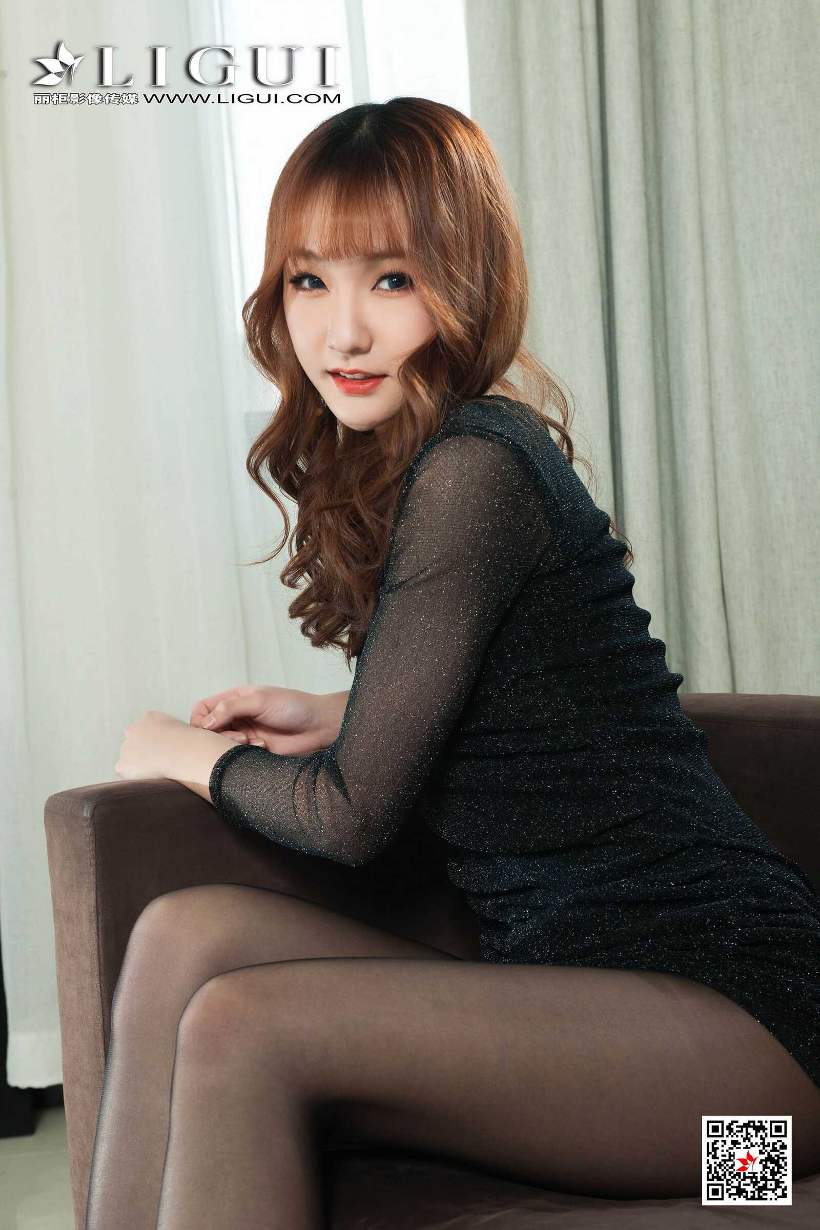 Model 蕊蕊《黑丝袜美腿玉足》 [丽柜Ligui] 写真集第1张