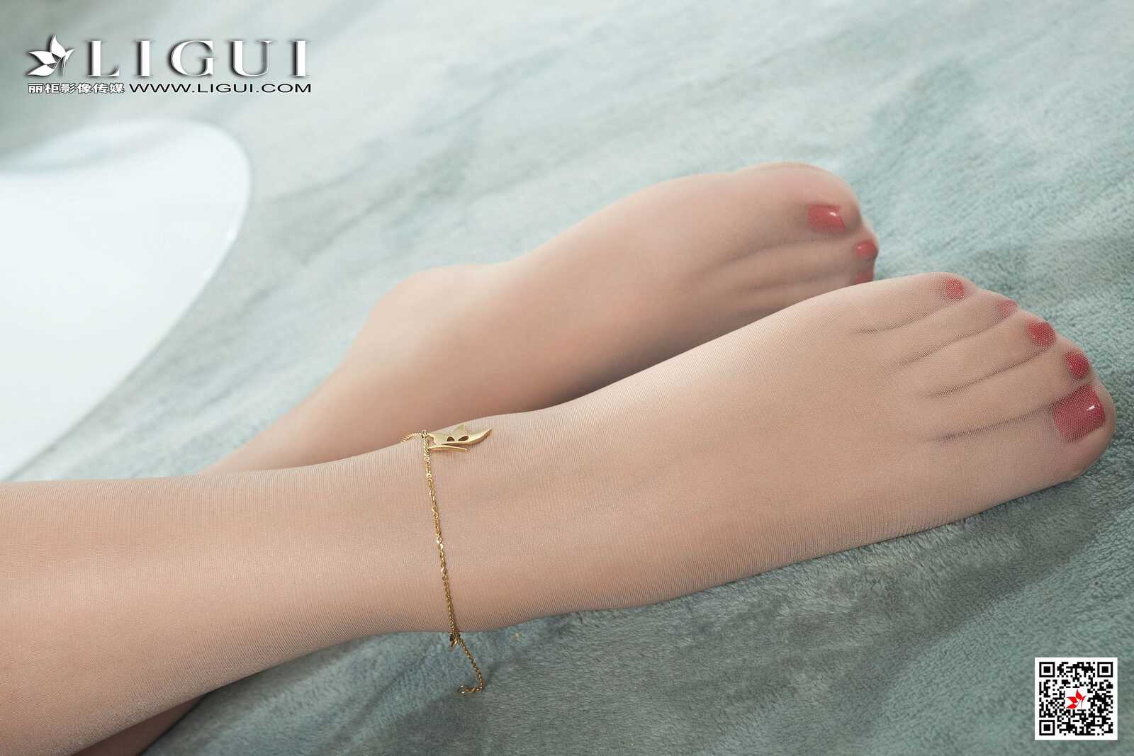 Model 梓瑜《长腿肉丝小秘书》 [丽柜Ligui] 写真集第2张