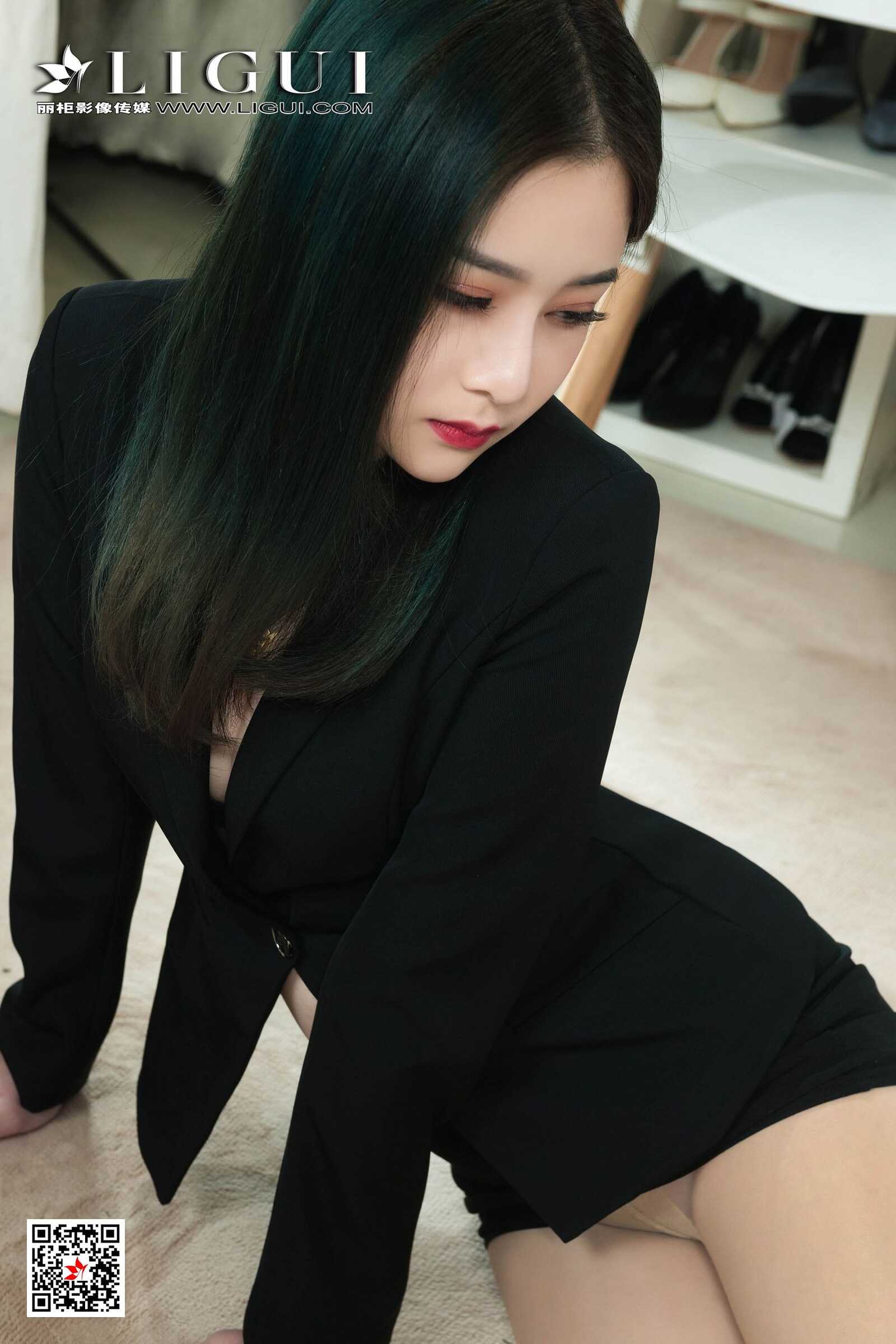 Model 婷婷《绿发秘书》 [丽柜Ligui] 写真集第7张