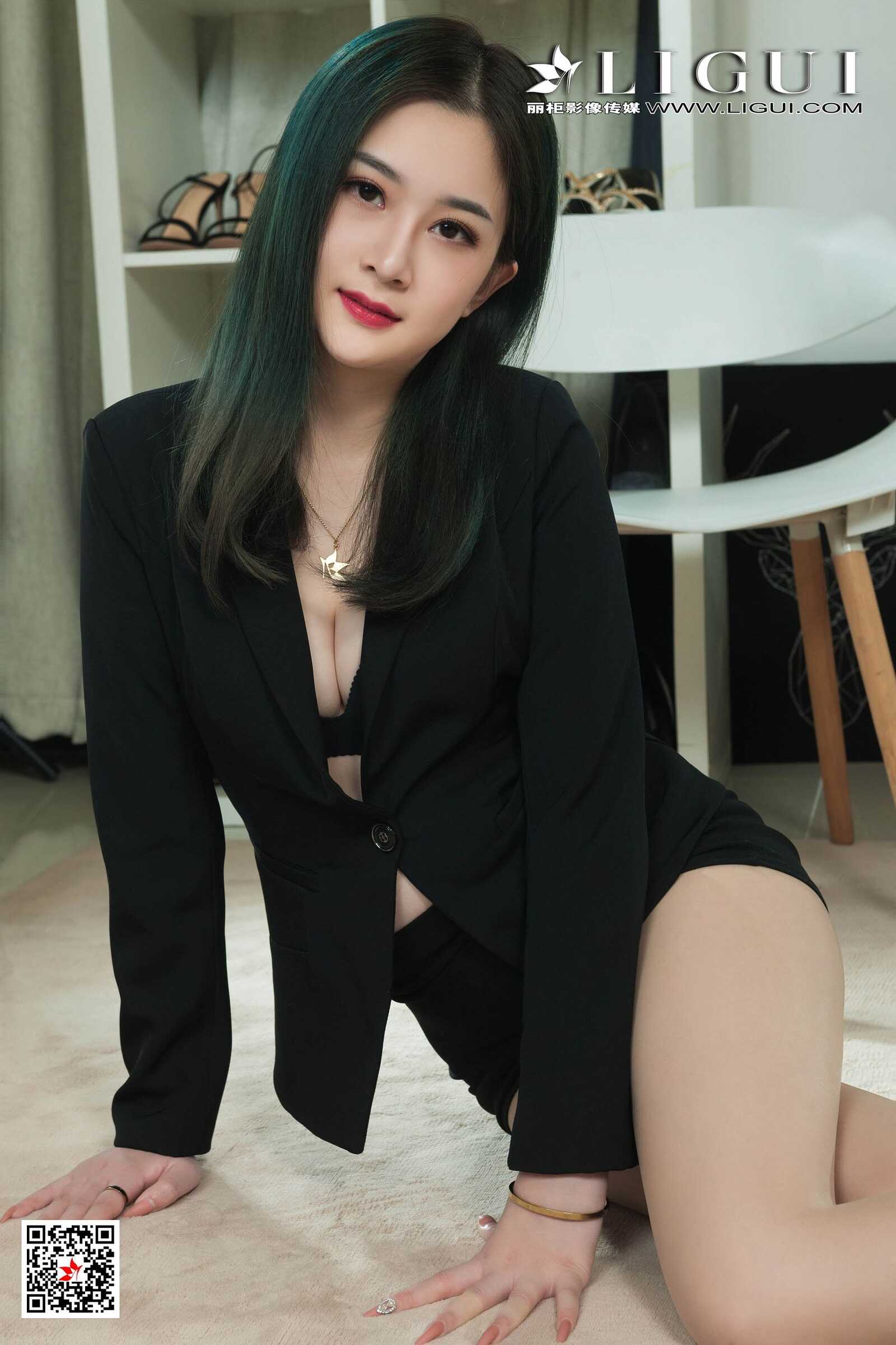 Model 婷婷《绿发秘书》 [丽柜Ligui] 写真集第2张