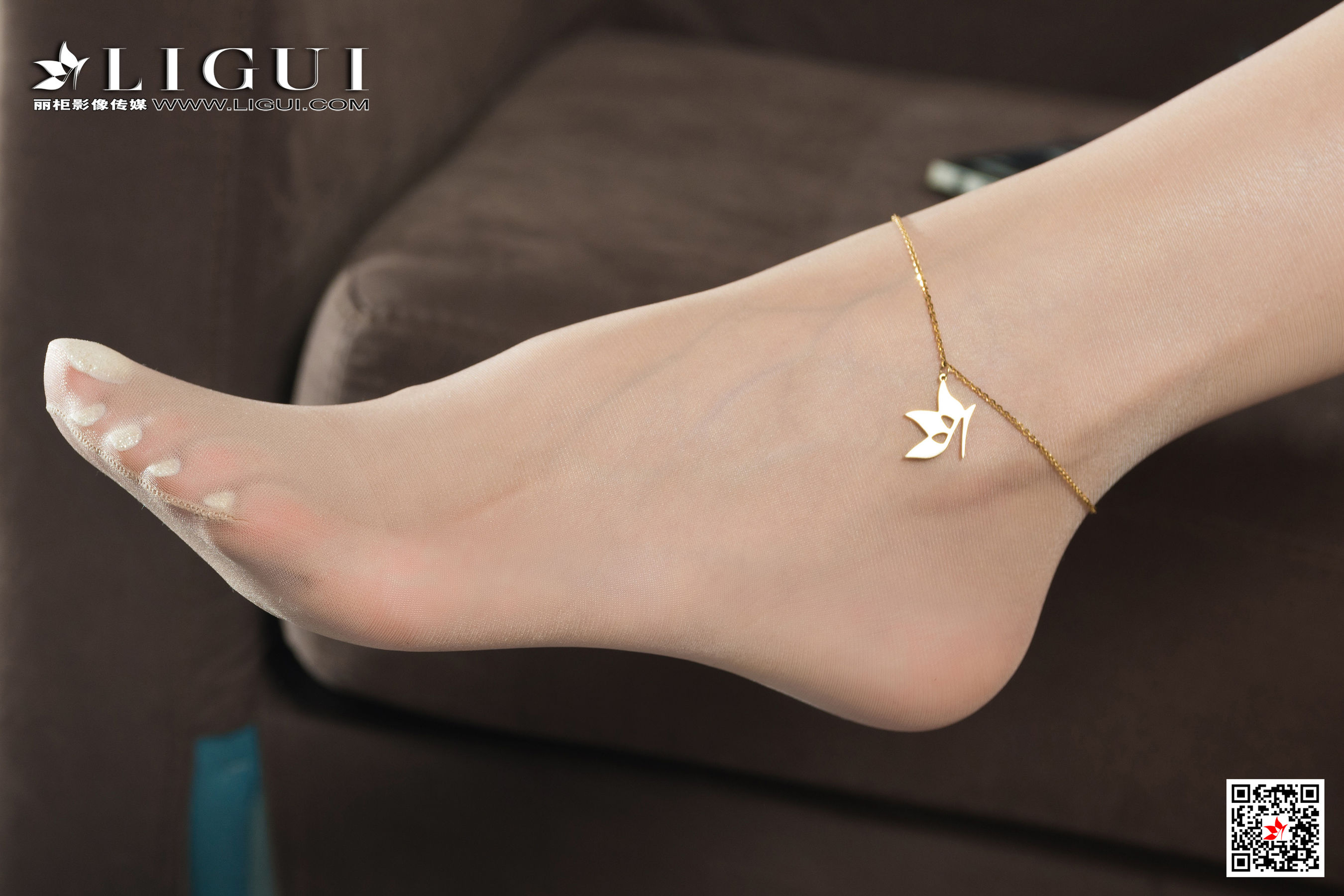 [丽柜Ligui] 2021.10.04 Model 凉儿 丝足美腿套图第6张