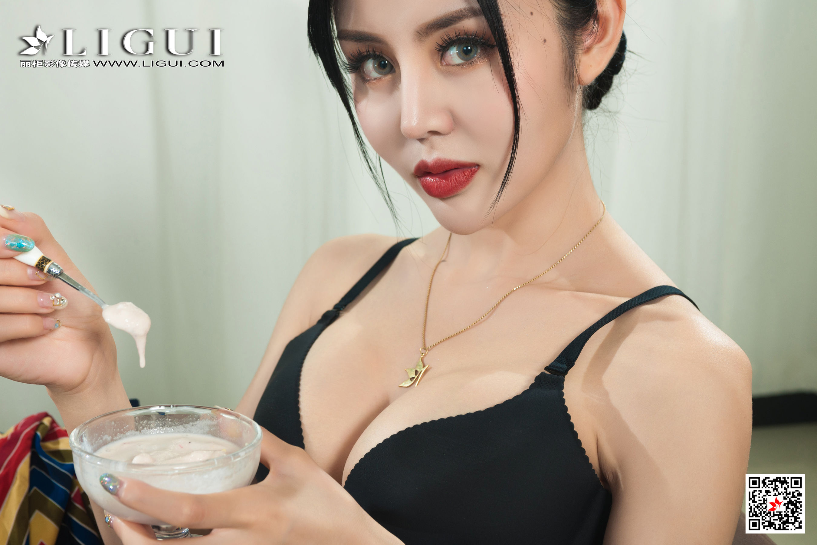 [丽柜Ligui] 2021.10.04 Model 凉儿 丝足美腿套图第5张