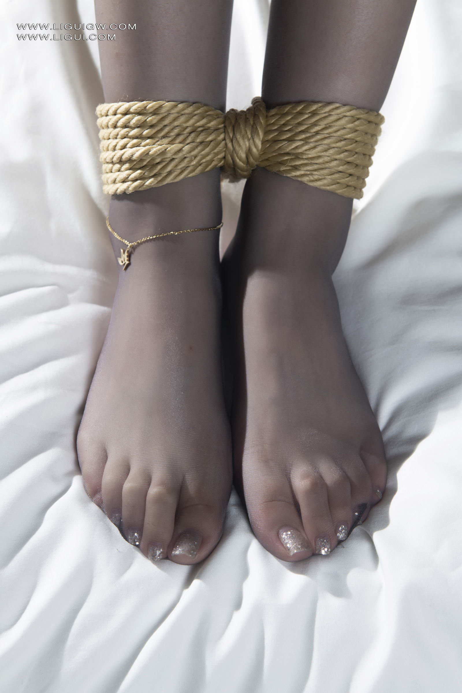 [Ligui丽柜] 2025.03.21 《黑丝娇娃的强制束缚》图图第17张