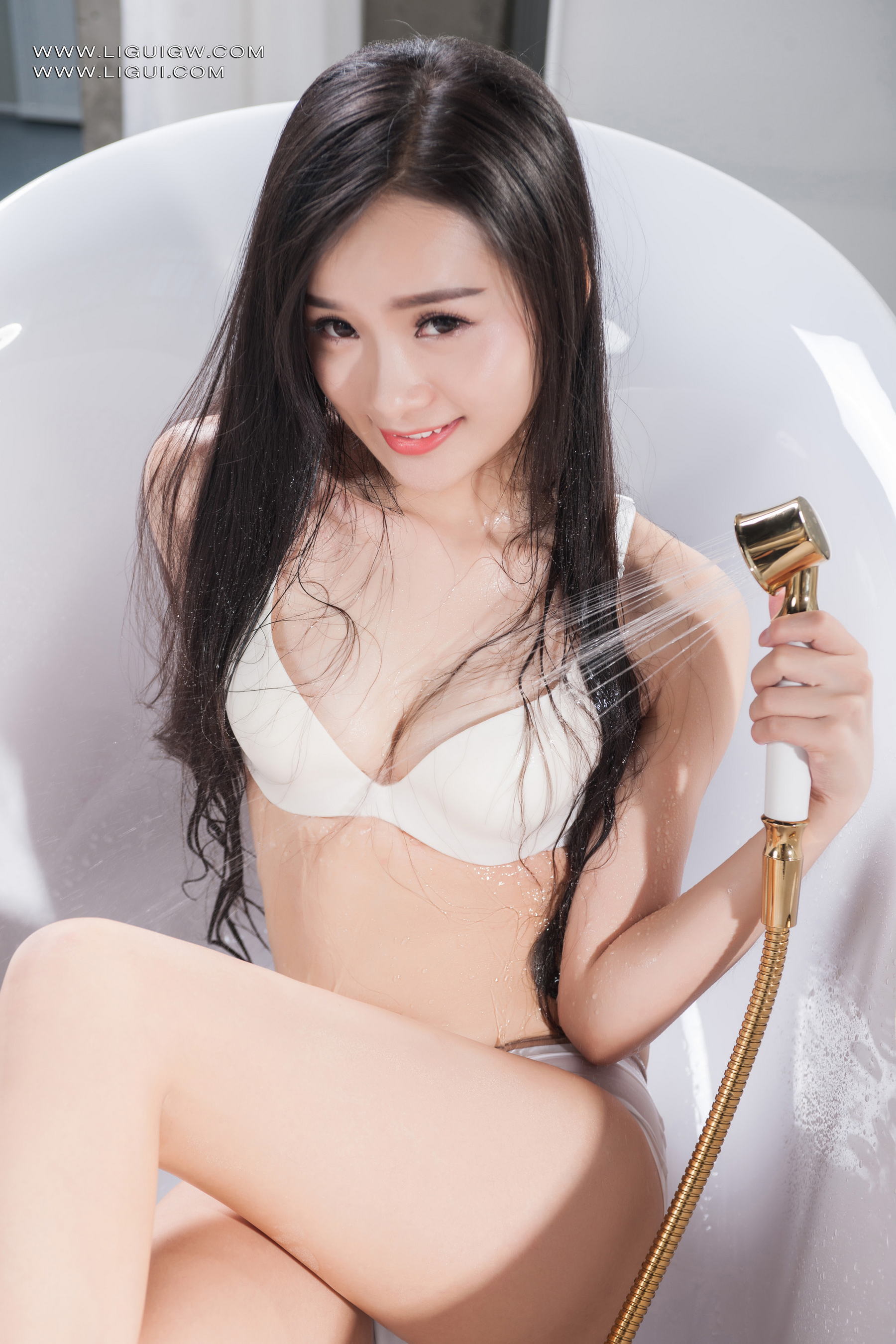 [Ligui丽柜] 2025.05.21 白纱浴缸魅惑时刻 Zi‘er第25张