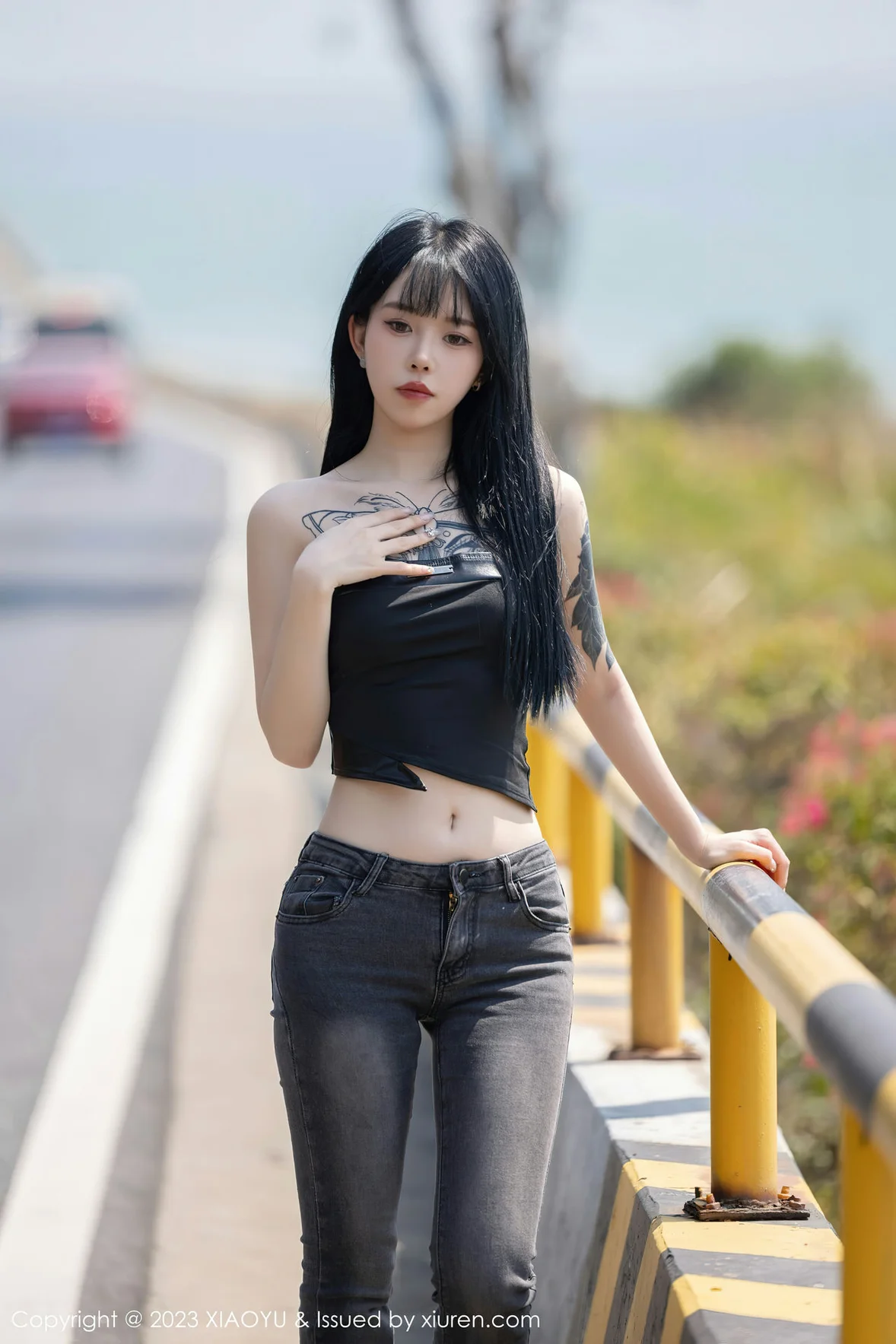  XIAOYU 语画界 Vol.1047 奶瓶. 性感蛋黄色性感写真 [99P]第1张