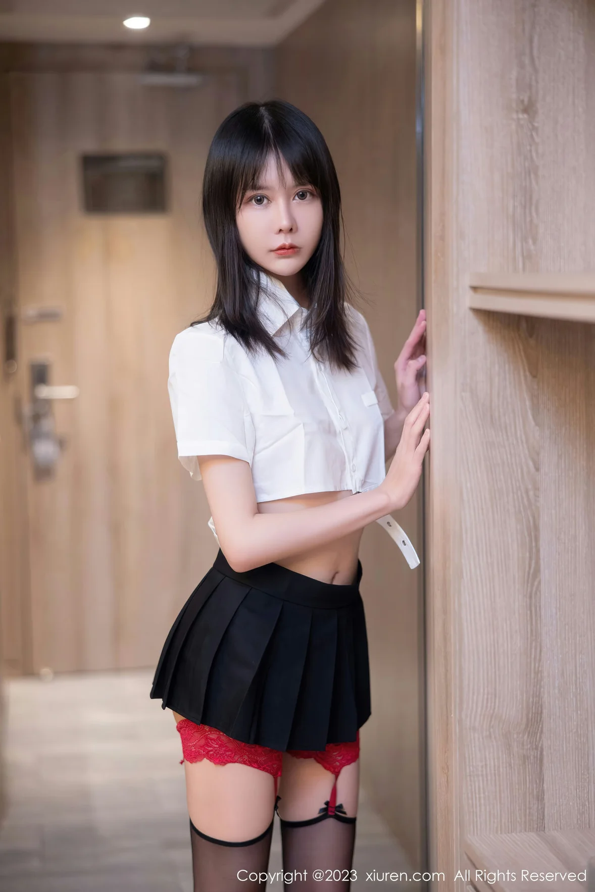  XiuRen 秀人 No.6862 甜佳佳 诱人短裙性感写真 [81P]第3张