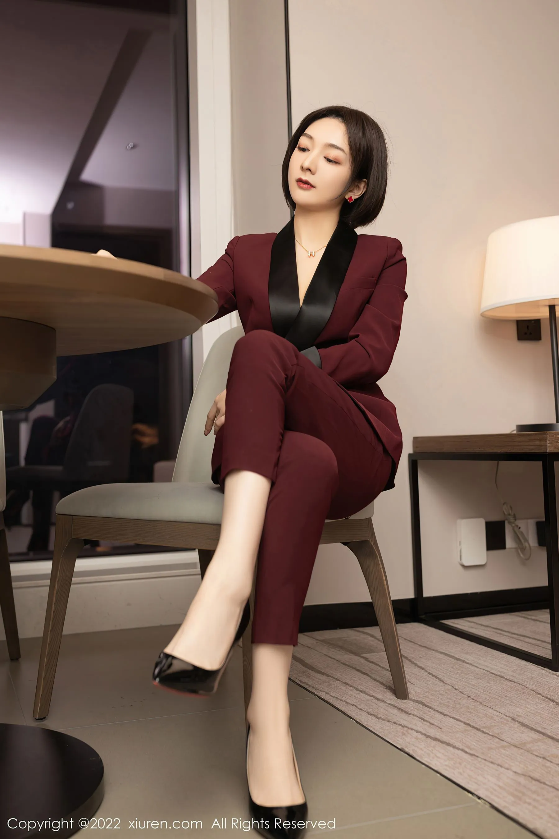  秀人网 No.5111 Angela00 OL美腿第19张