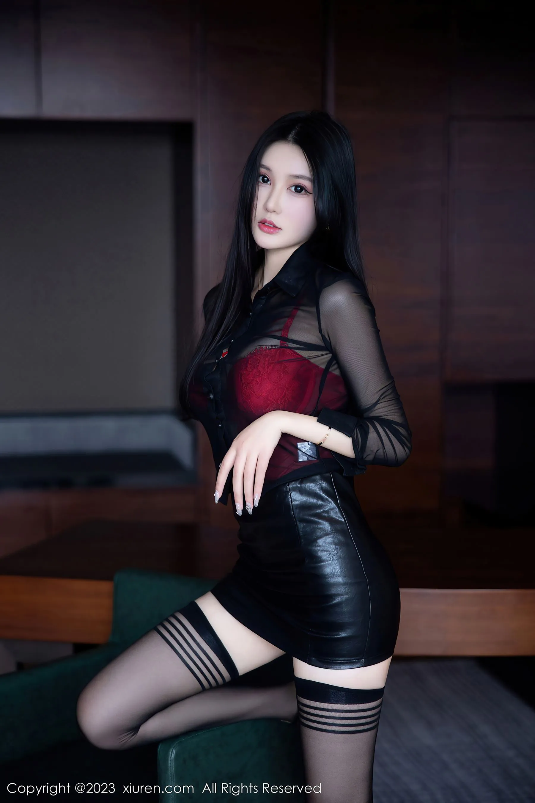  秀人网 No.6332 桐桐 黑丝美腿第23张