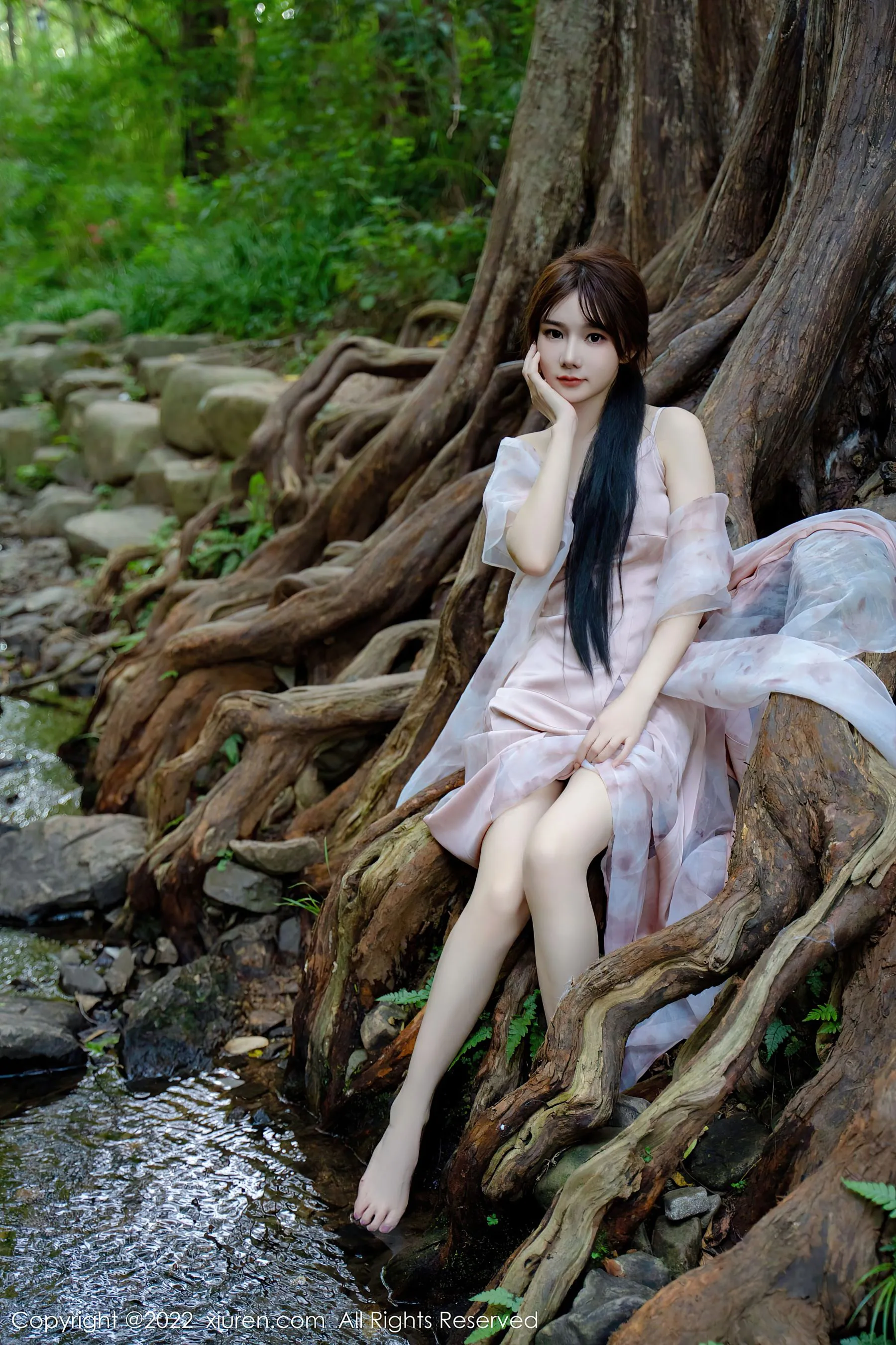  秀人网 No.5690 婠婠么 美腿长裙第13张