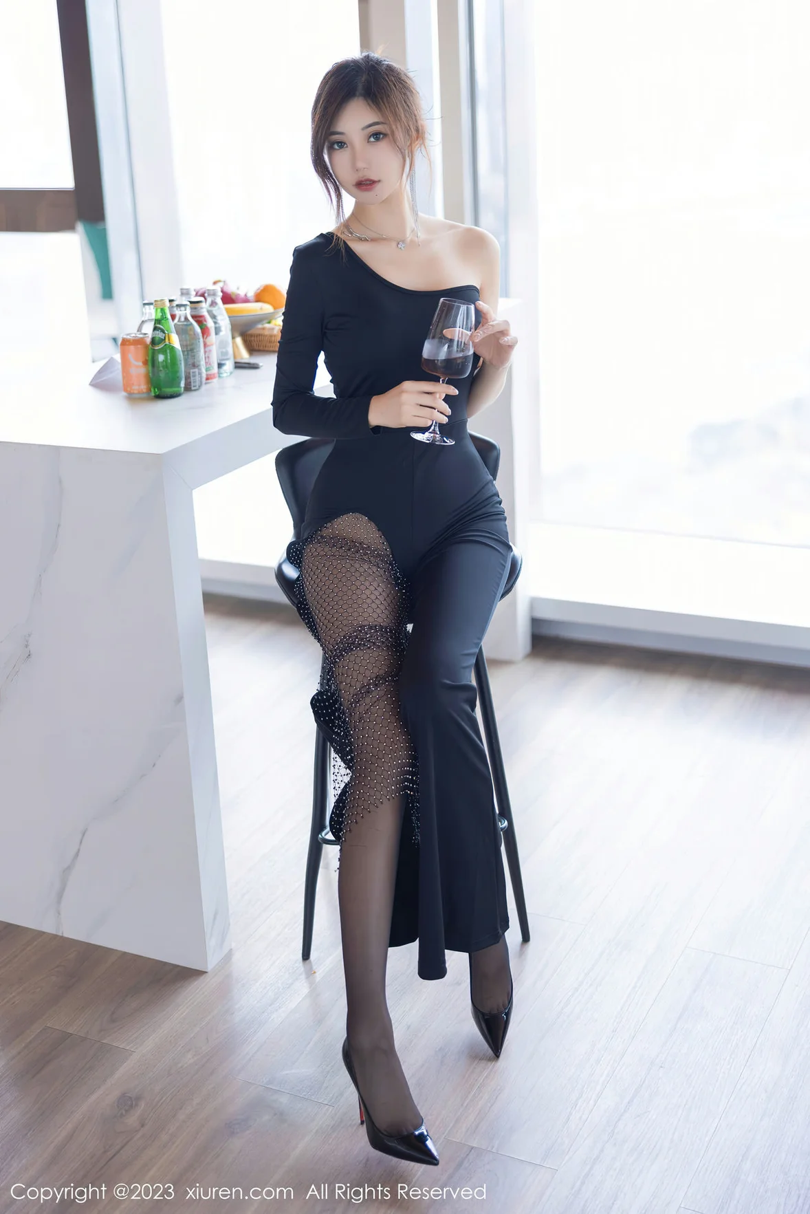  XiuRen 秀人 No.7117 绮里嘉ula 魅惑黑丝性感写真 [83P]第11张