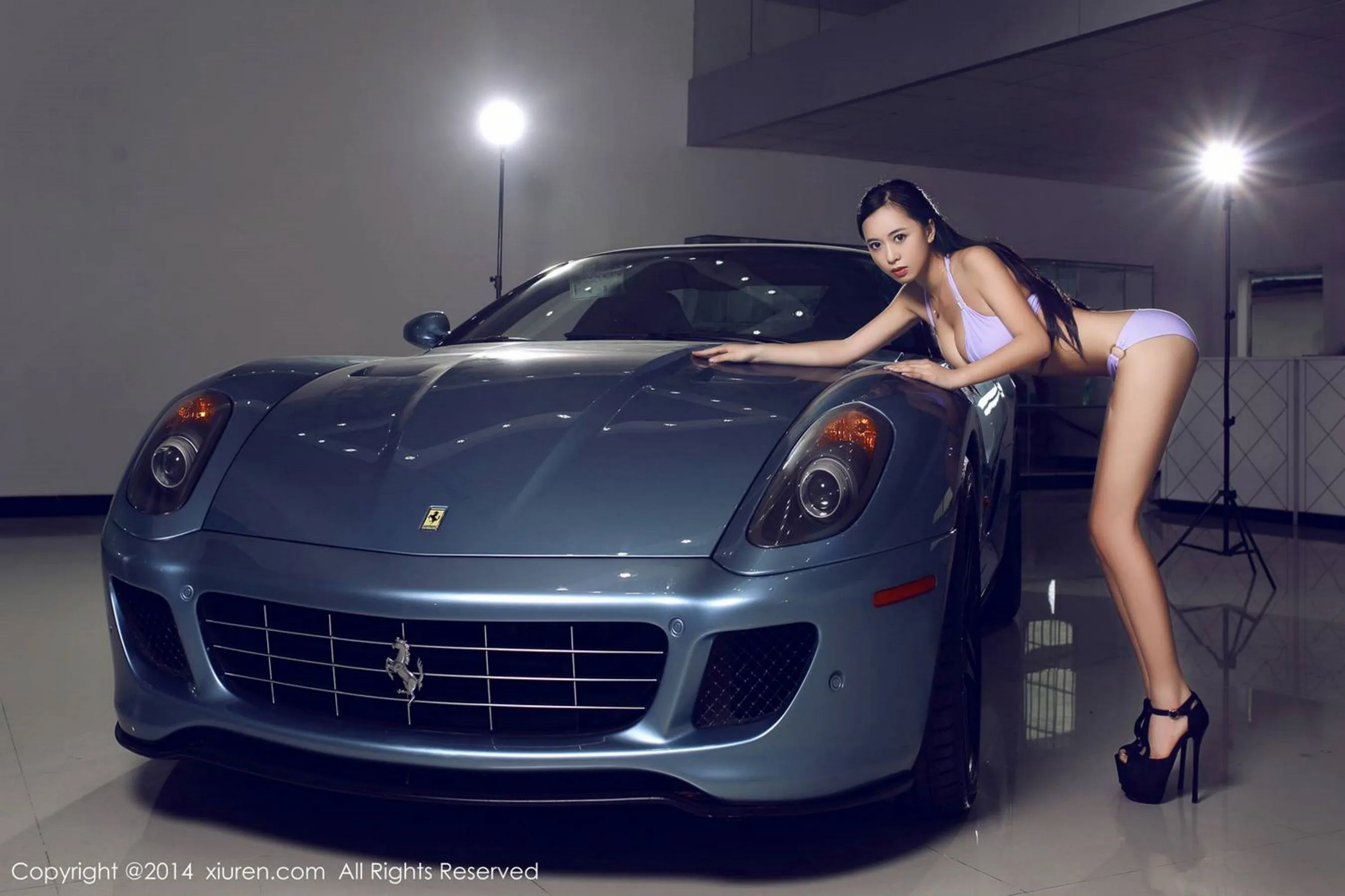 黄可christine《私房内衣+香车系列》 秀人网 No.252第19张