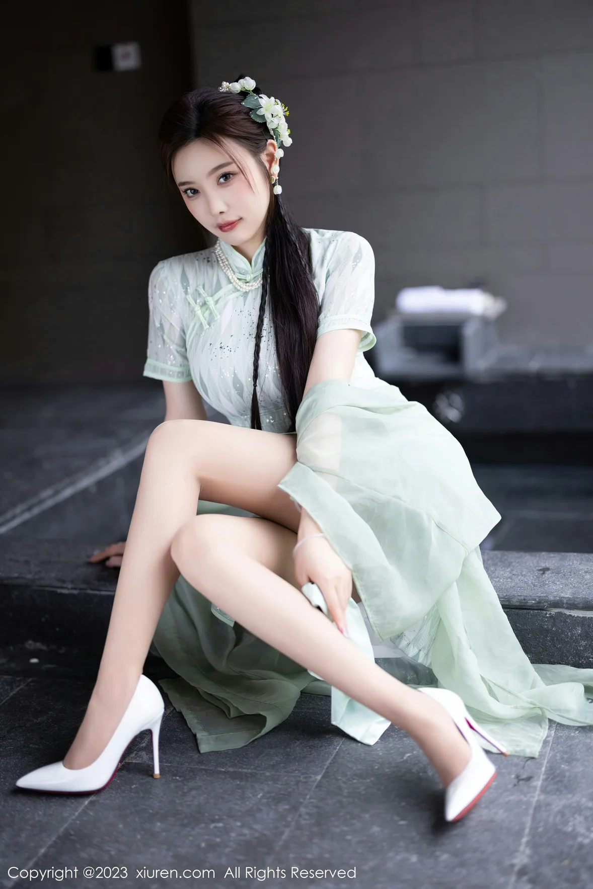  XiuRen 秀人 No.6983 杨晨晨Yome 淡绿色旗袍性感写真 [85P]第6张