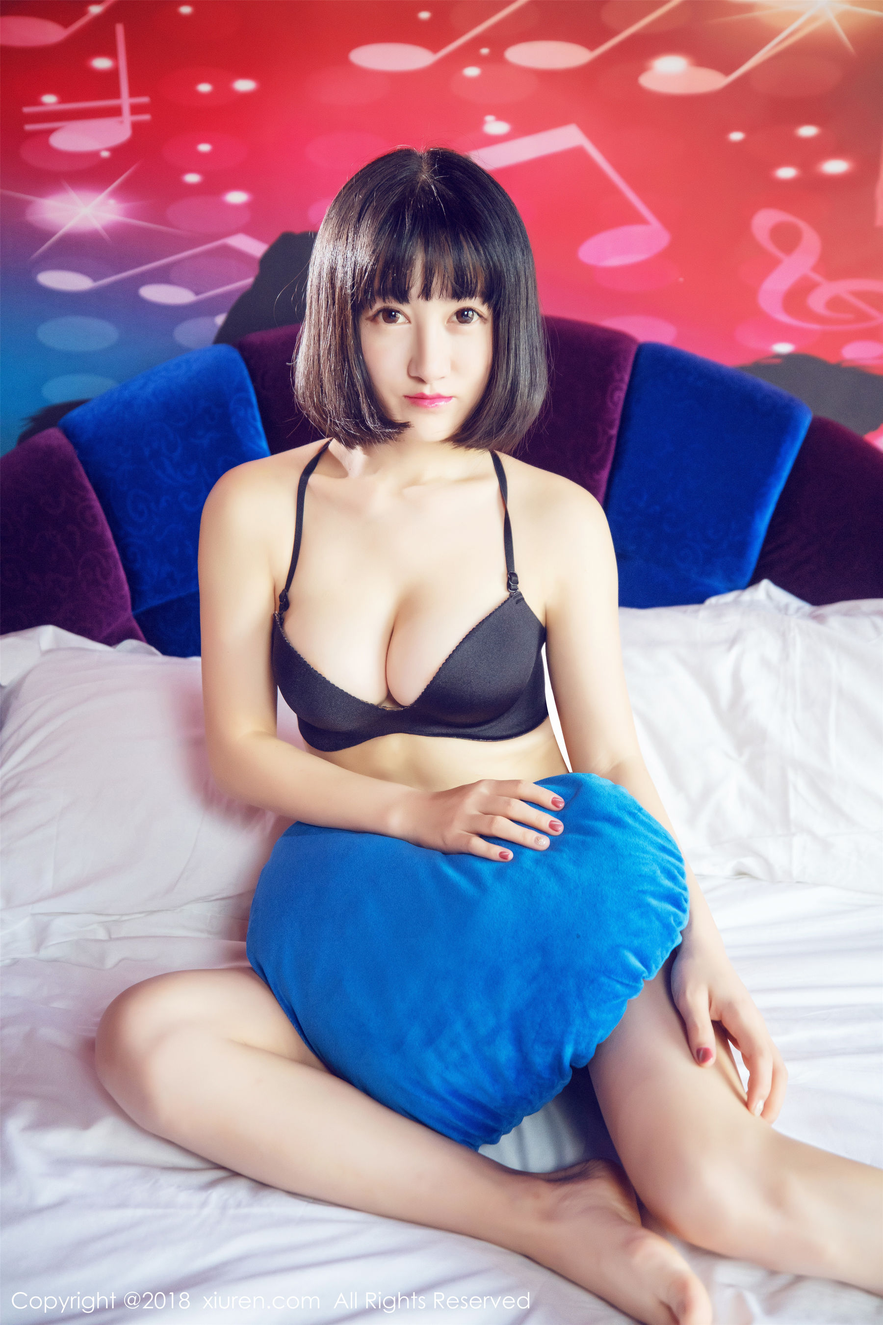  小探戈《透视蕾丝内衣+女仆装+诱惑女秘书OL》 秀人 No.933第5张