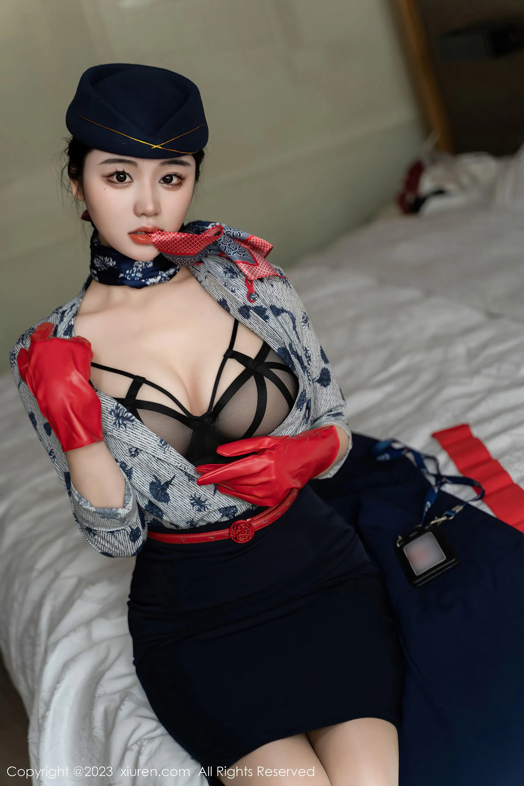  秀人网 No.6790 汐汐爱吃草莓 制服美臀第3张