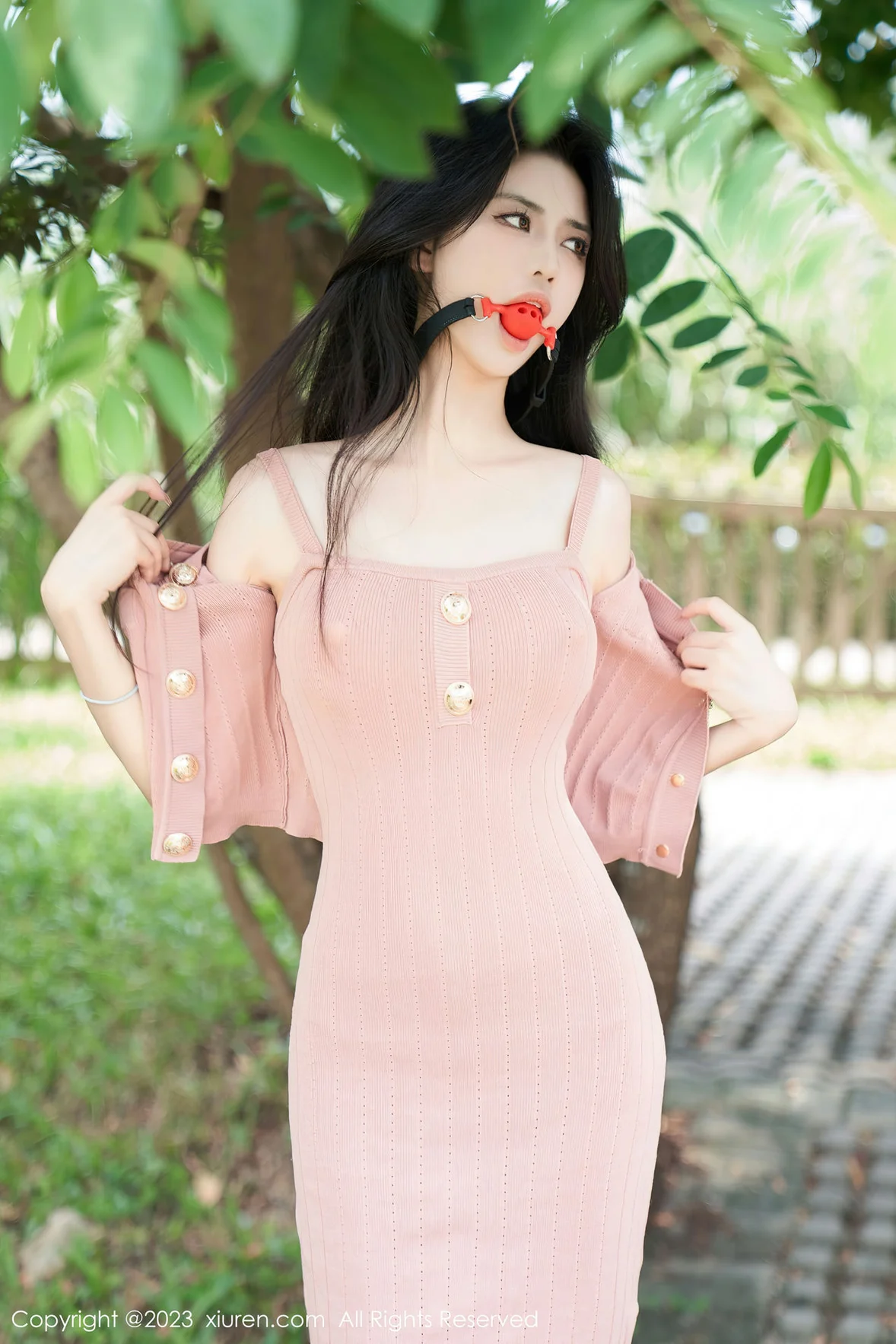  XiuRen 秀人 No.7137 浅浅Danny 户外拍摄性感写真 [91P]第3张