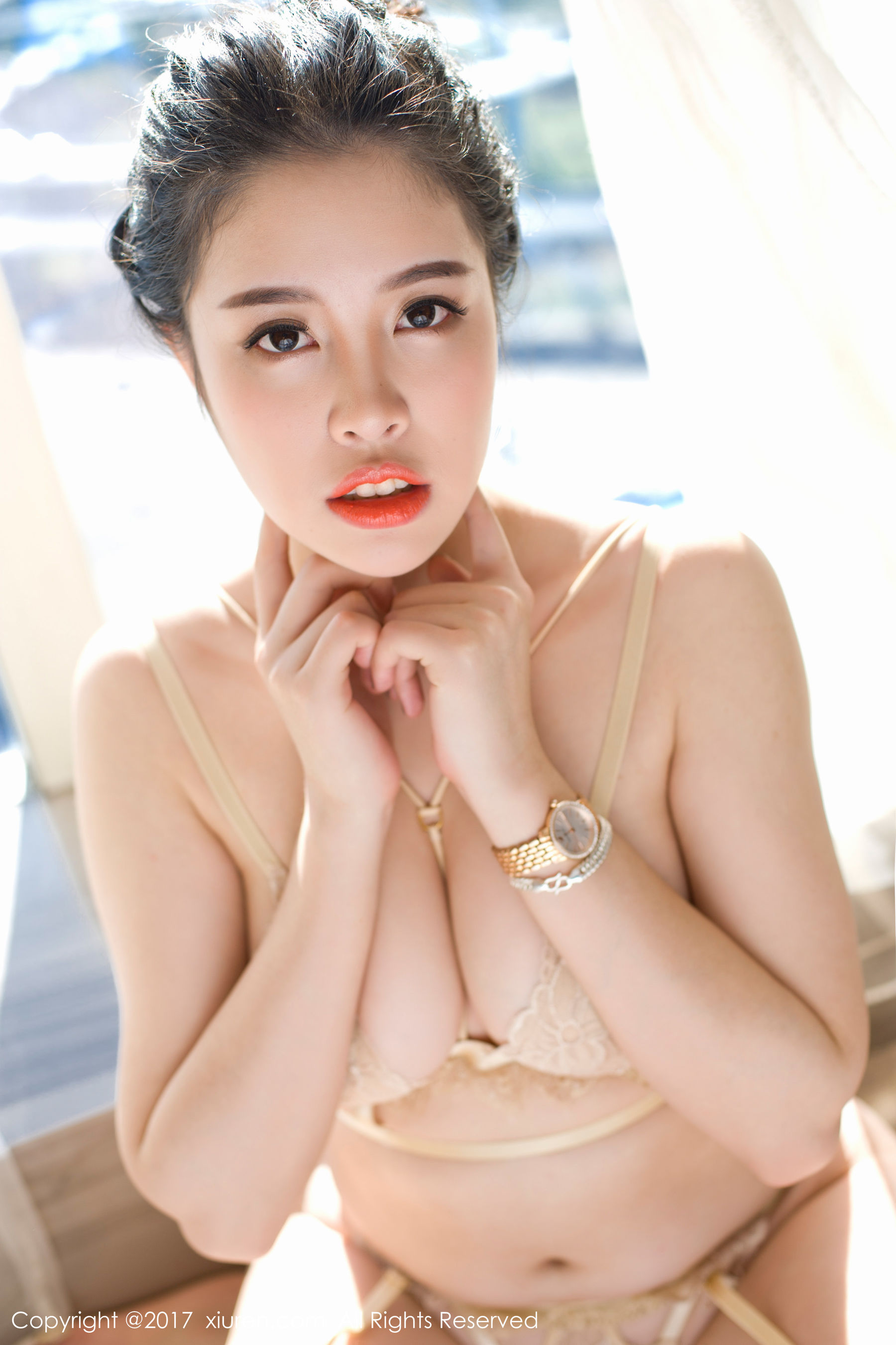 @飞的小虎牙《性感酥胸圆润翘臀》 秀人 NO.872第11张