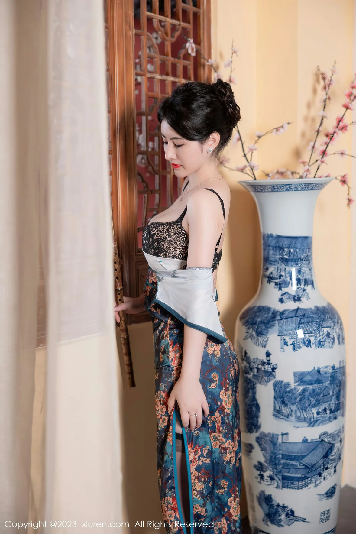  XiuRen 秀人 No.7051 诗诗kiki 蓝色图纹旗袍性感写真 [83P]第14张