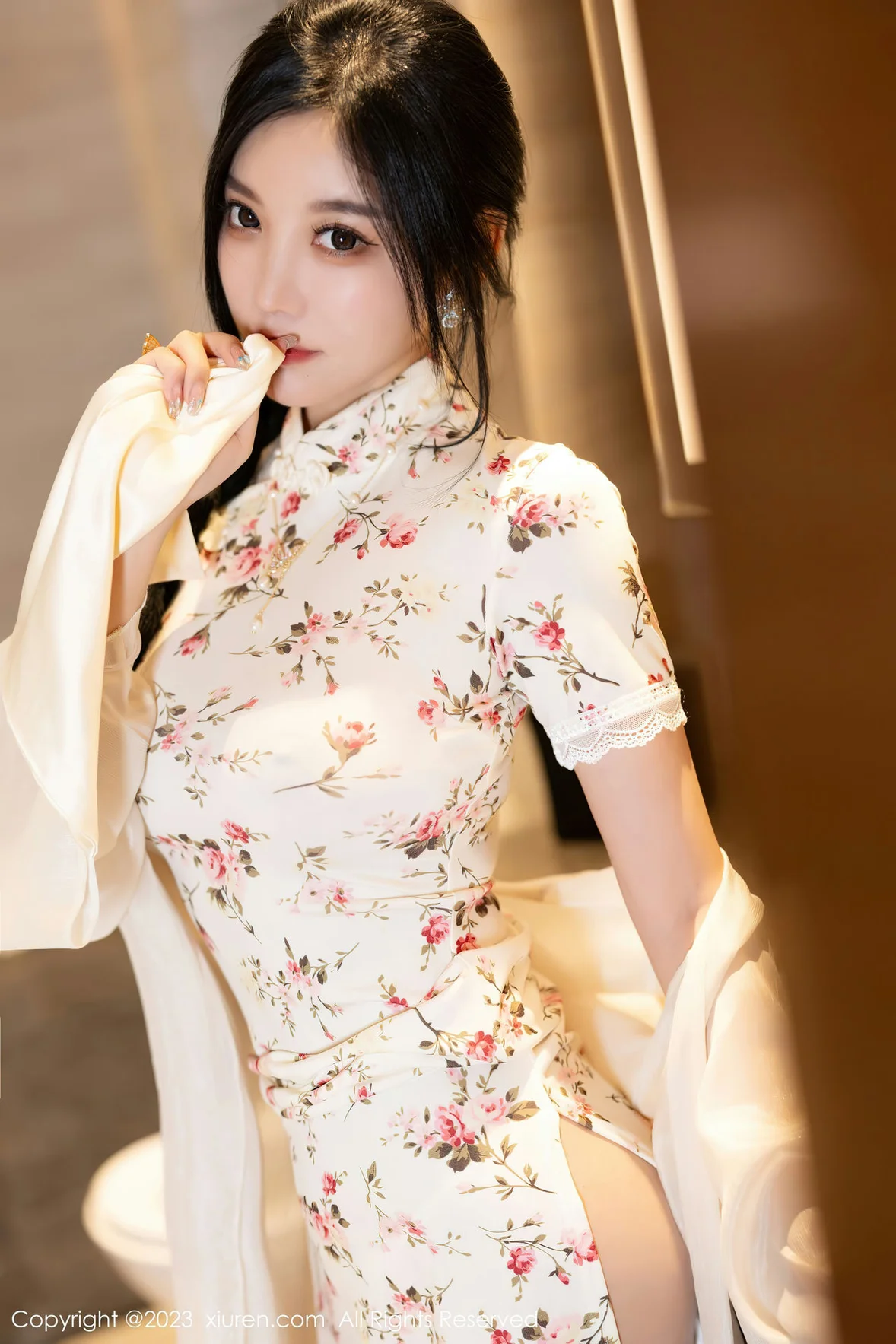  秀人网 No.7363 杨晨晨Yome 碎花旗袍浙江安吉旅拍 [87P]第12张