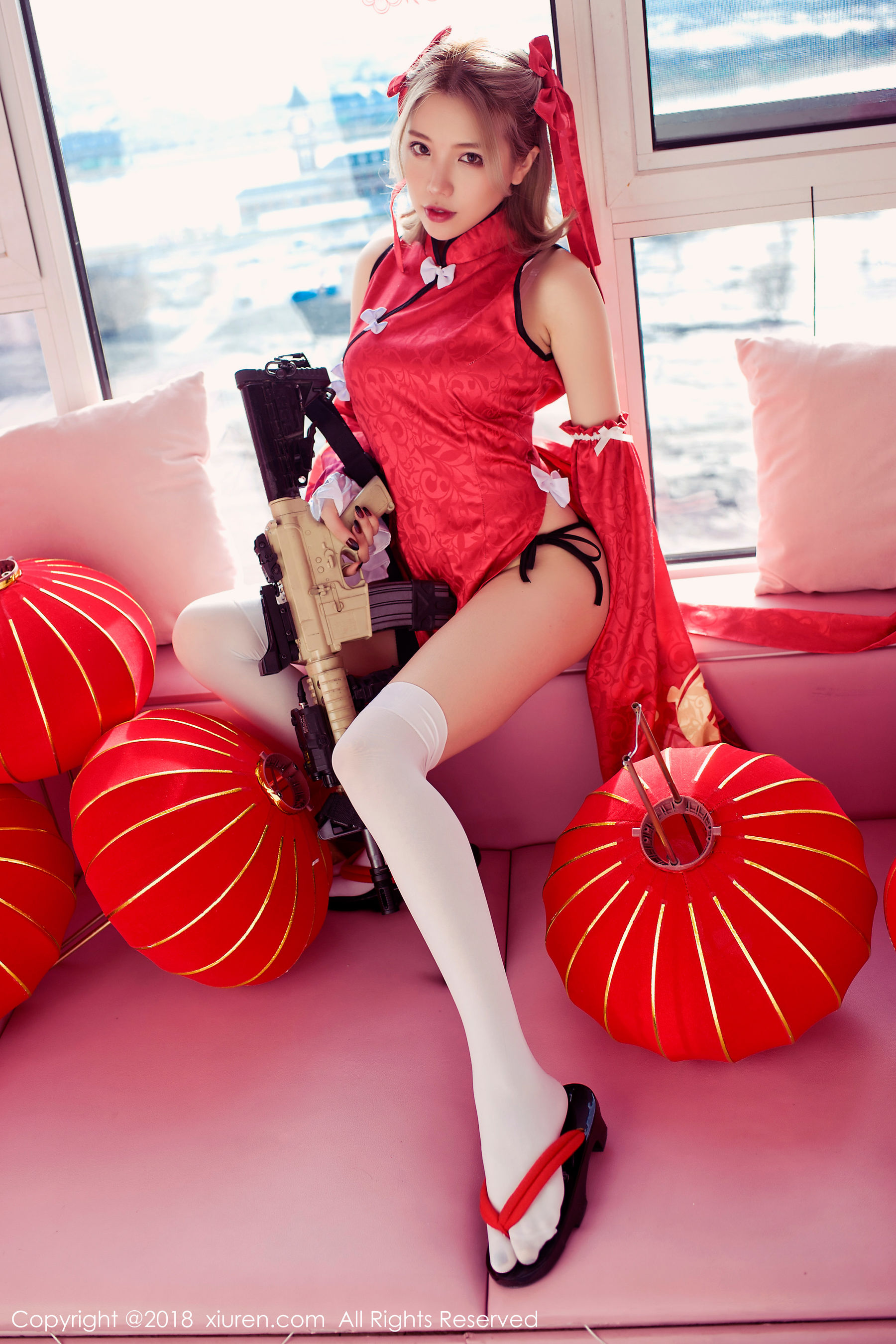  黄楽然《保鲜膜裹身+极品COS枪娘》 秀人 No.911第1张