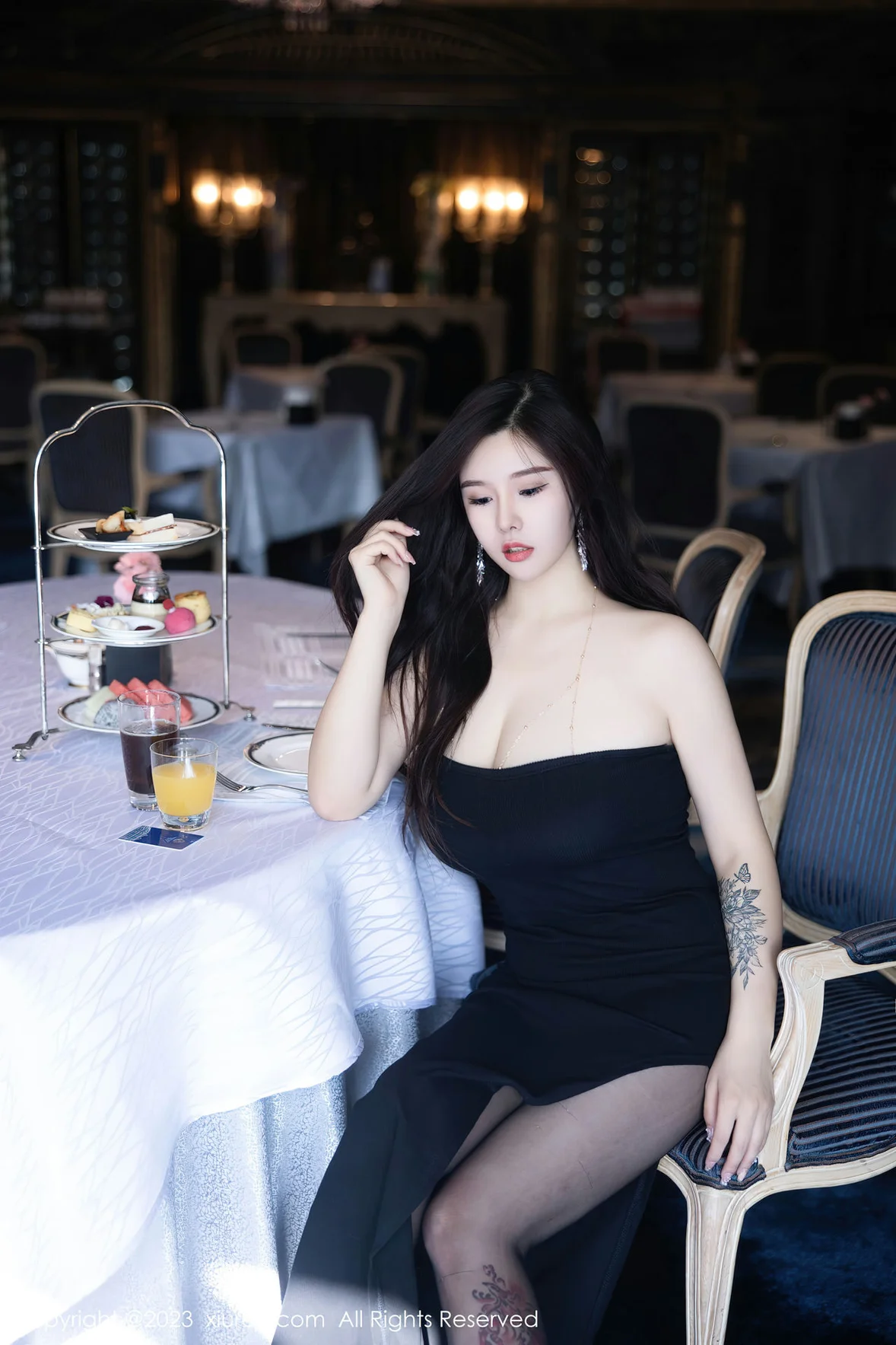  XiuRen 秀人 No.6973 周思乔Betty巨乳黑色露肩短裙性感私房 [81P]第1张