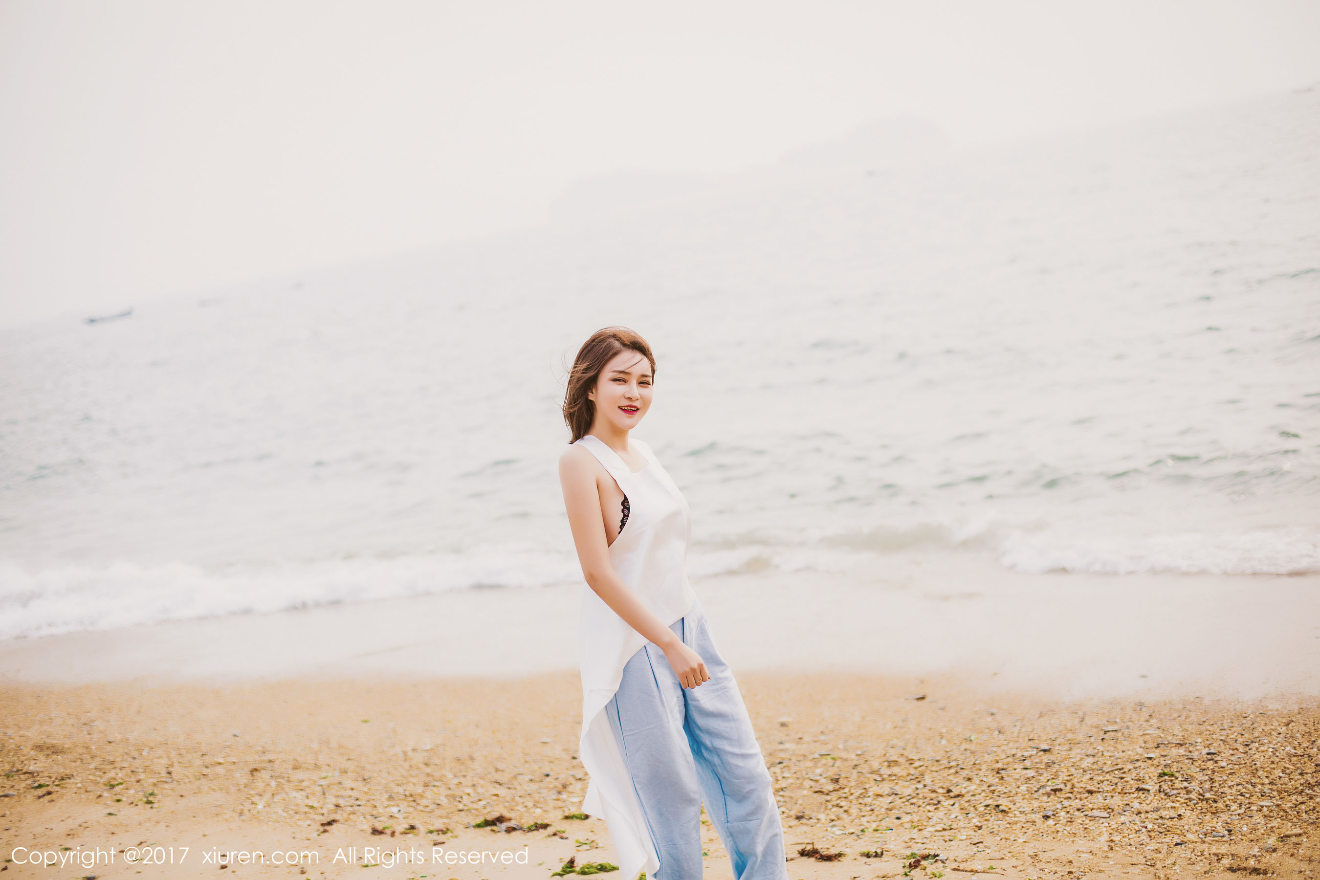 廿十(凯竹)《海边唯美风+性感室内》 秀人 NO.879第1张