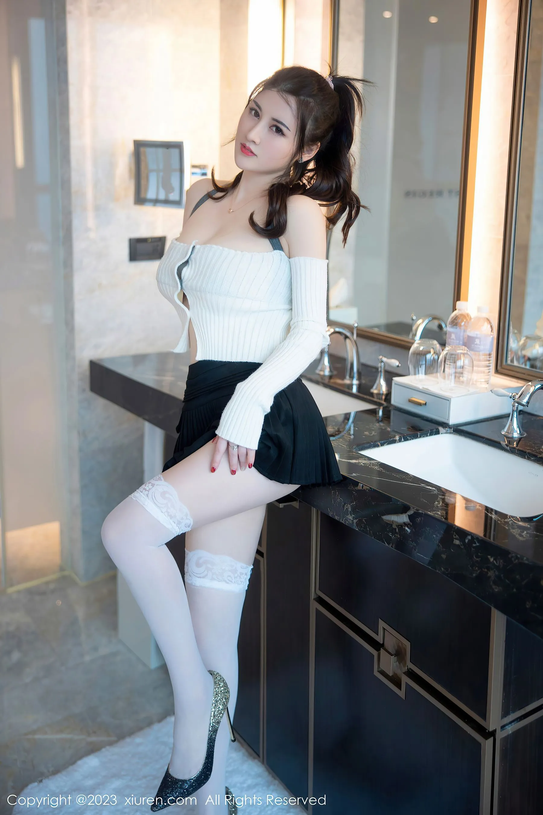  秀人网 No.6484 诗诗kiki 丝袜美臀第24张