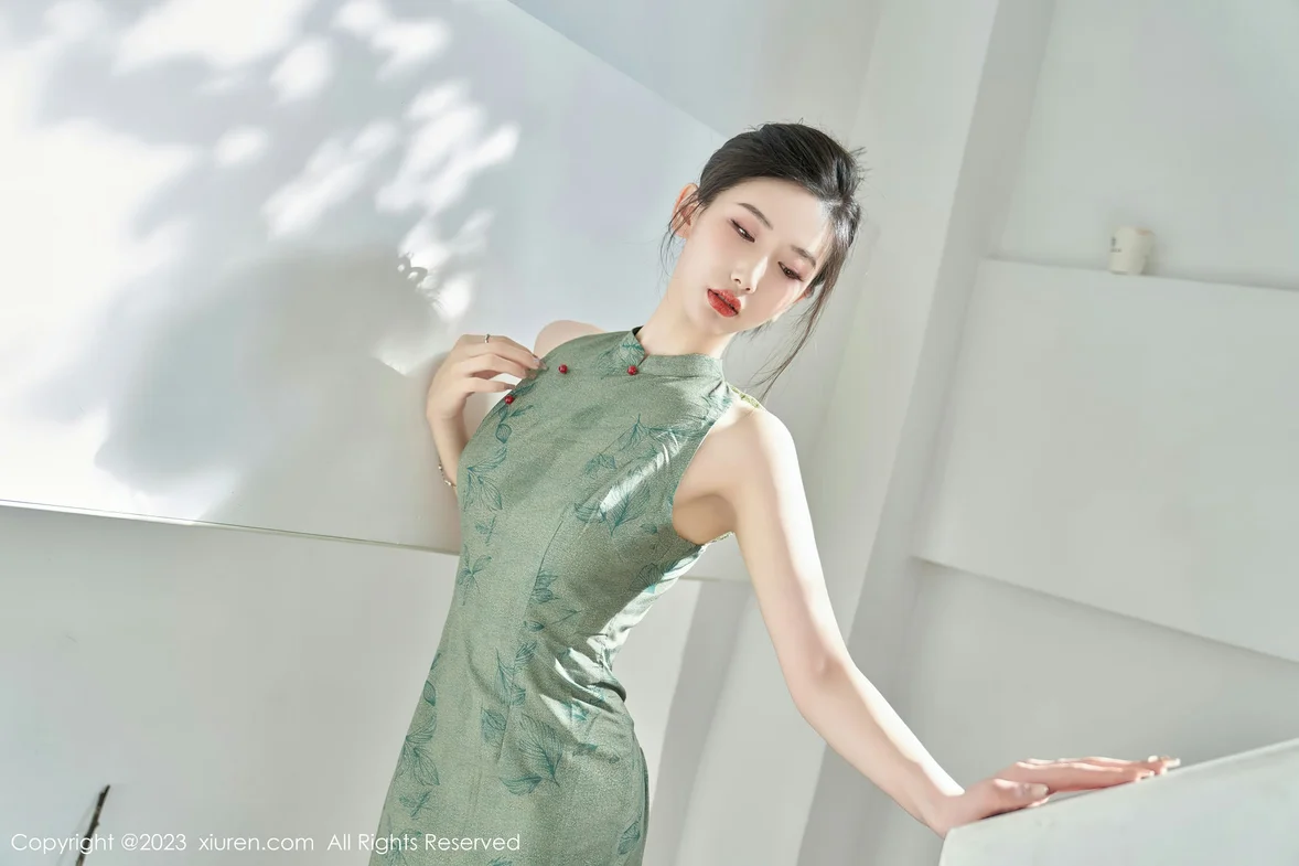  XiuRen 秀人 No.7181 沈青黛 翠绿色旗袍性感写真 [99P]第9张