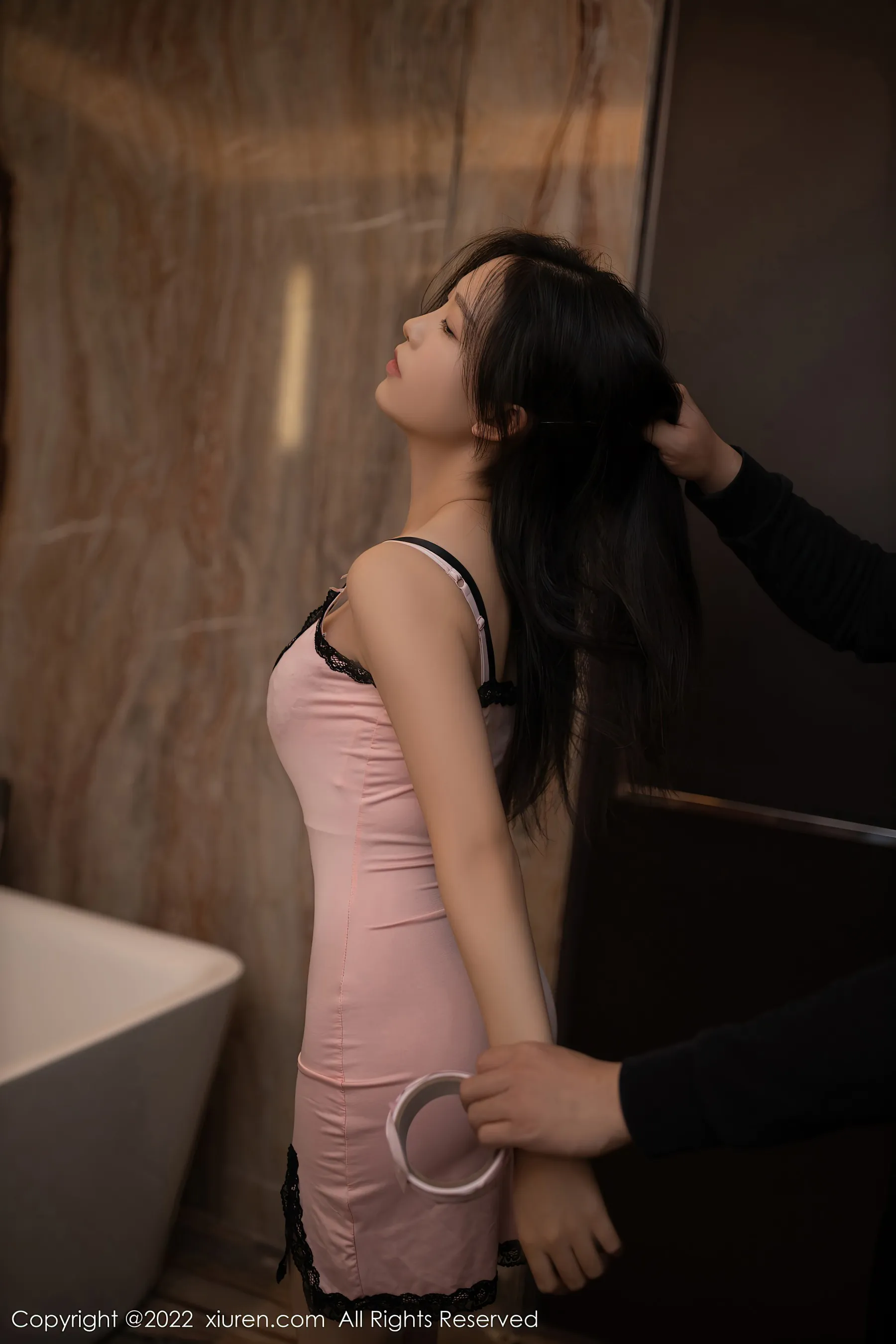  秀人网 No.4652 利世 丝袜美腿御姐私房写真第21张