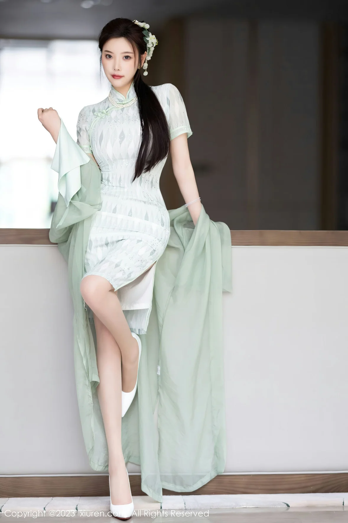  XiuRen 秀人 No.6983 杨晨晨Yome 淡绿色旗袍性感写真 [85P]第4张