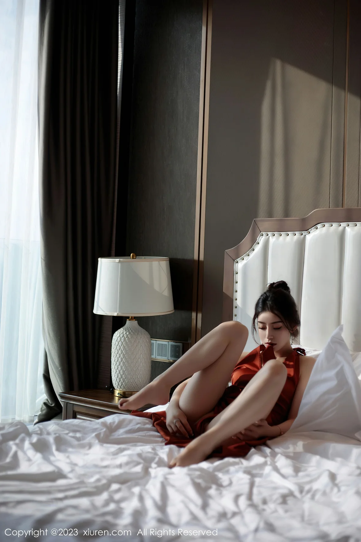  XiuRen 秀人 No.6861 苏曼兮 红色连夜短裙首套写真 [75P]第5张