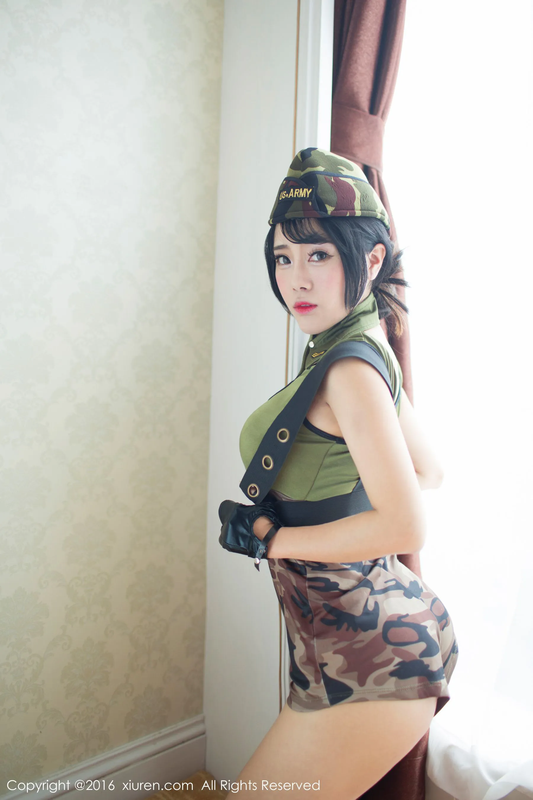  兜豆靓Youlina《迷彩服+浴室系列》 秀人网 No.519第1张