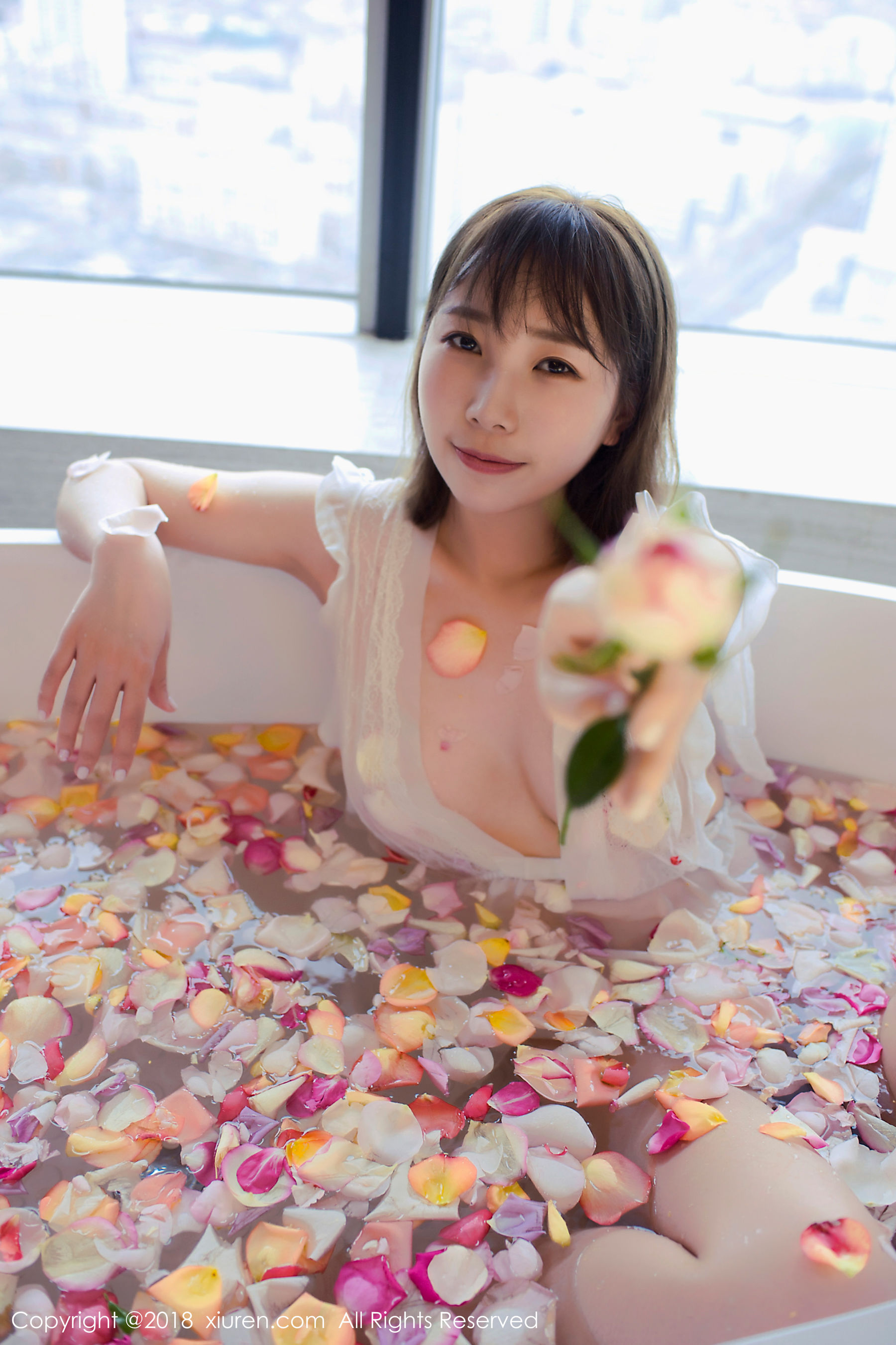 枝恩《短发百变大美女》 秀人网XIUREN No.981第7张