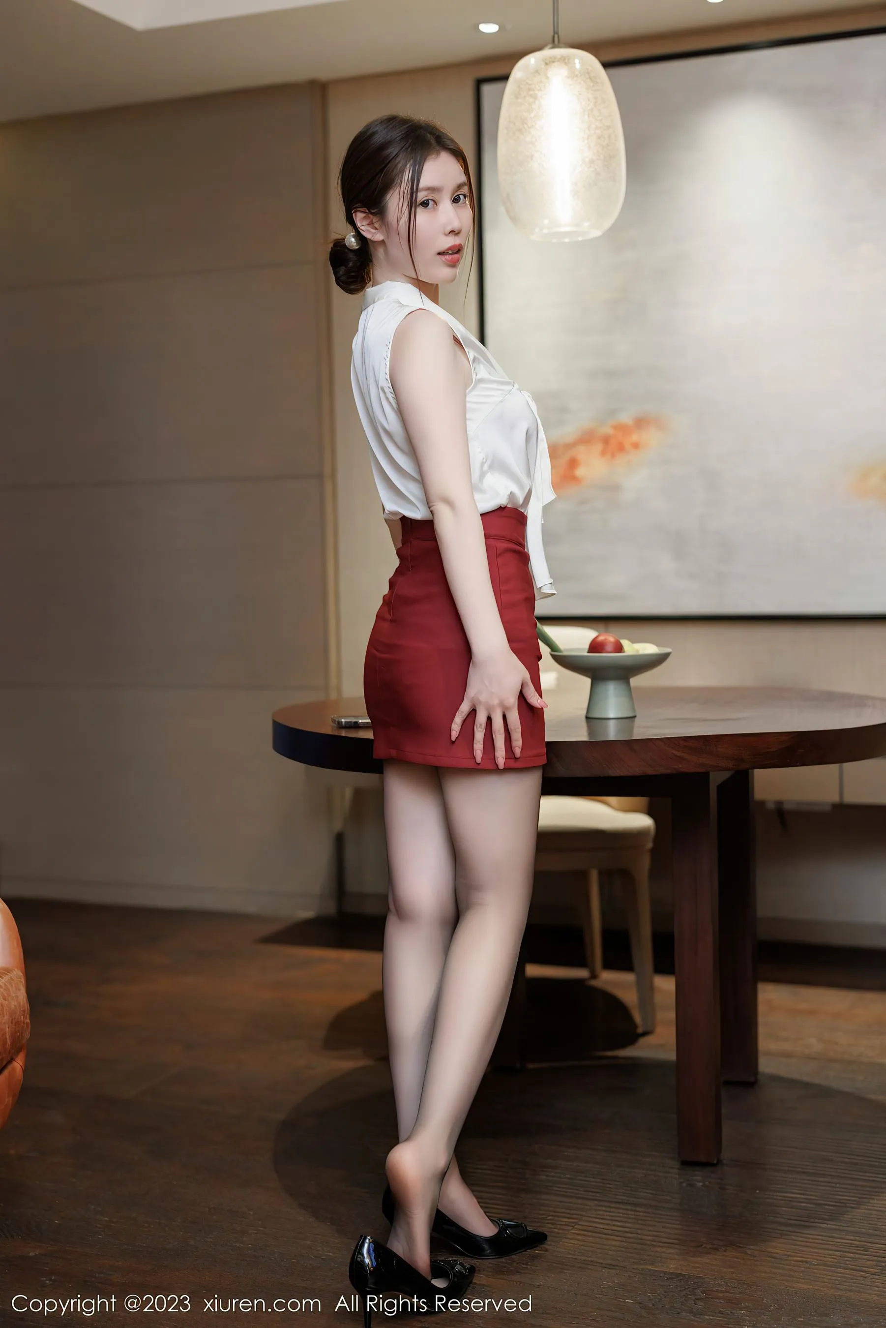  秀人网 No.6727 吴雪瑶 短裙美腿第13张