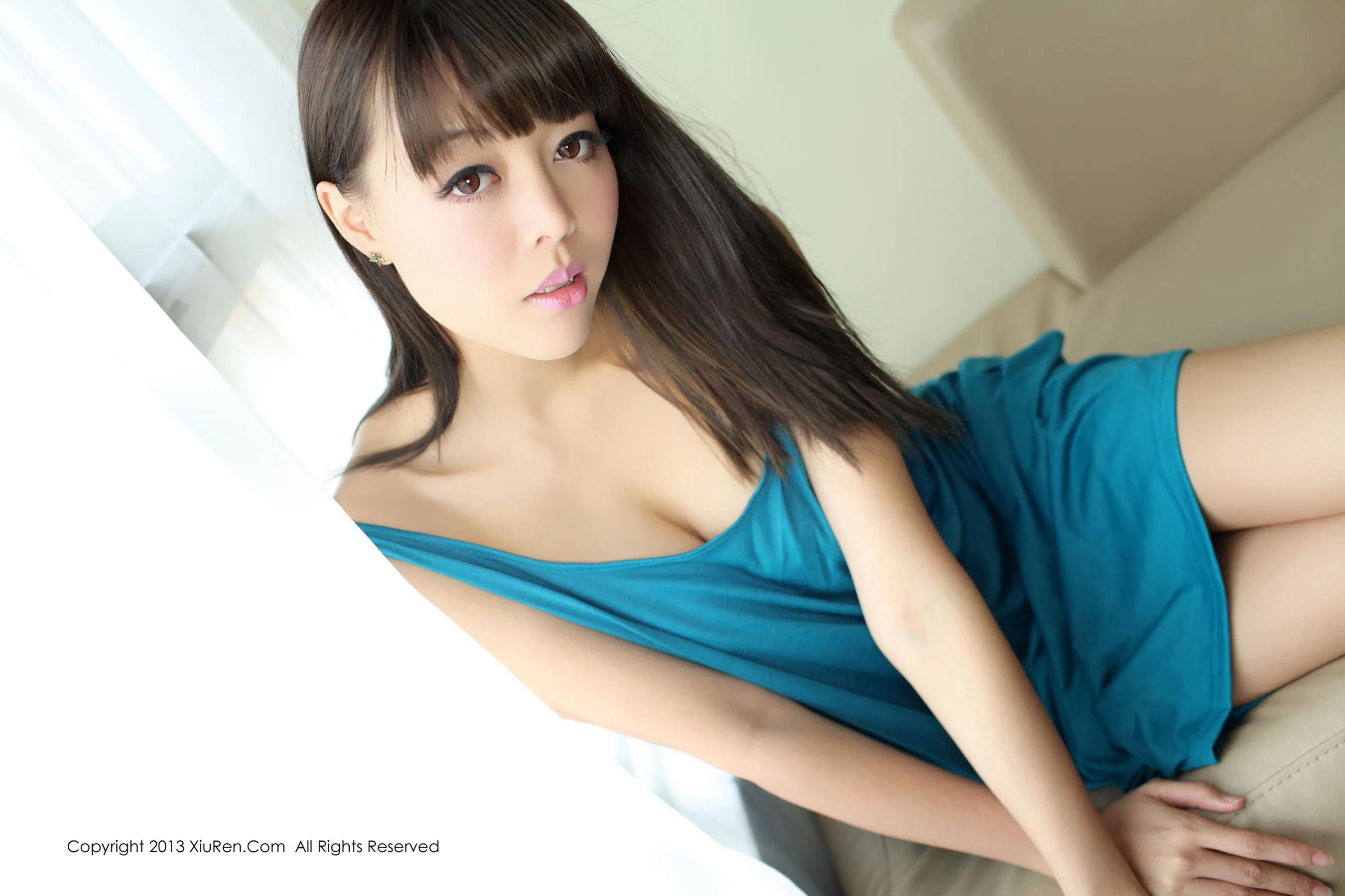  杜Viki《酒店拍摄 三套装》 秀人网 No.001第11张